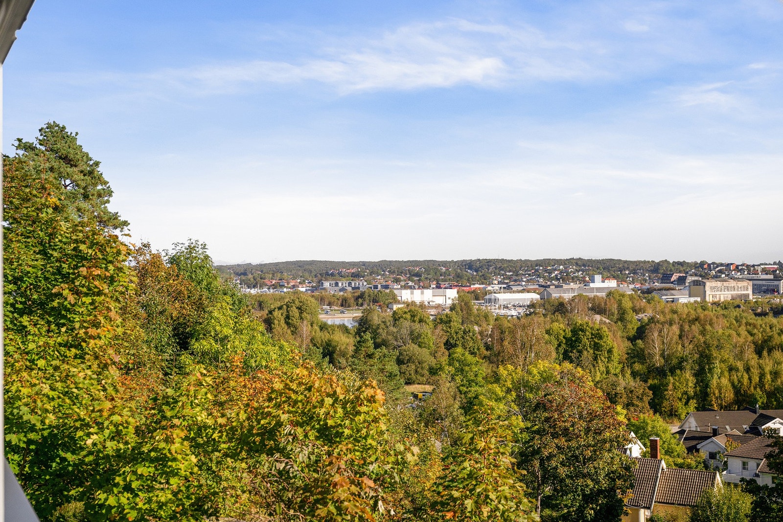 Utsikt mot Værste fra balkongen. Galleribilde