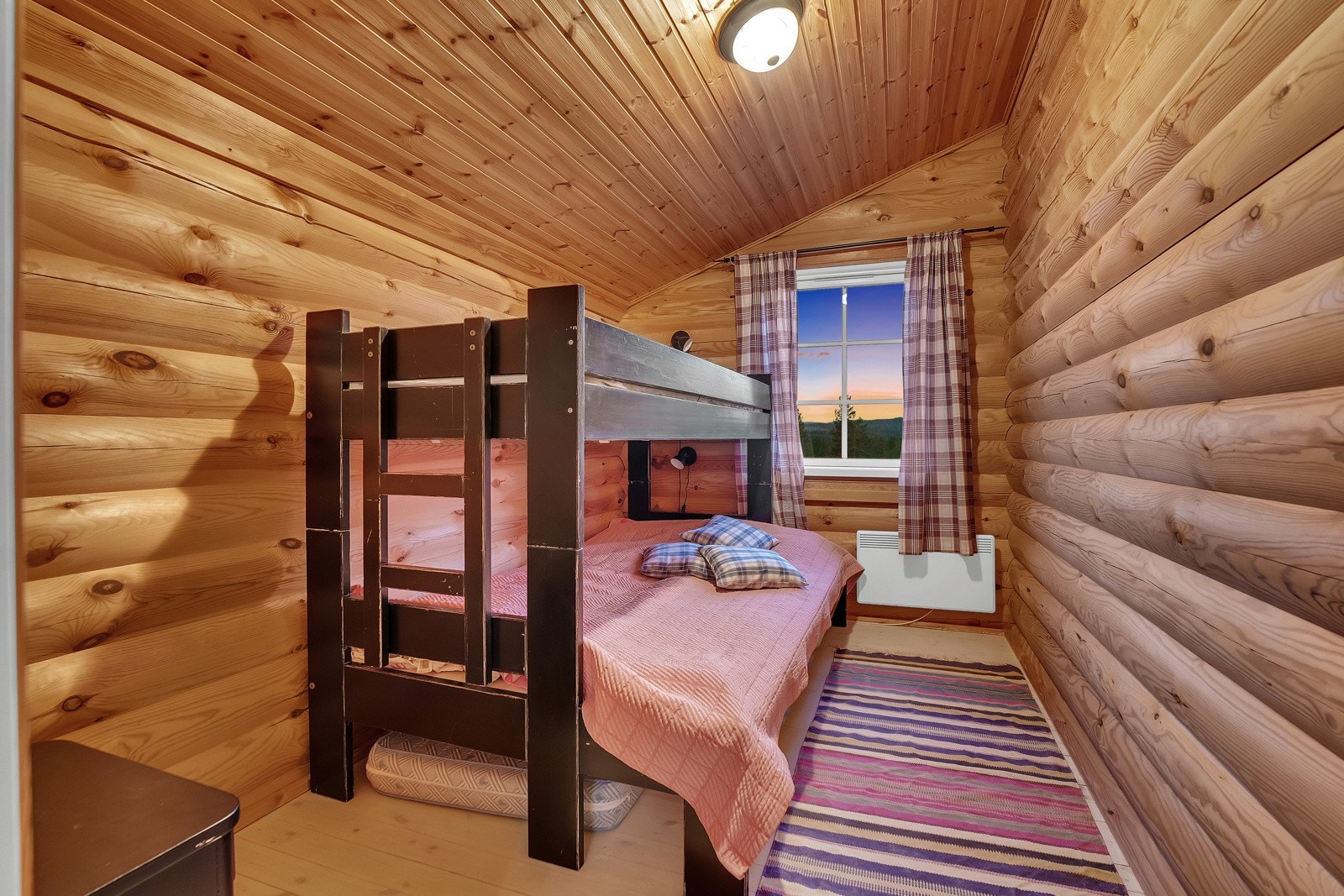Soverom 3. Som du ser har hytta mange soverom så hele familien kan samles på hyttetur. Galleribilde