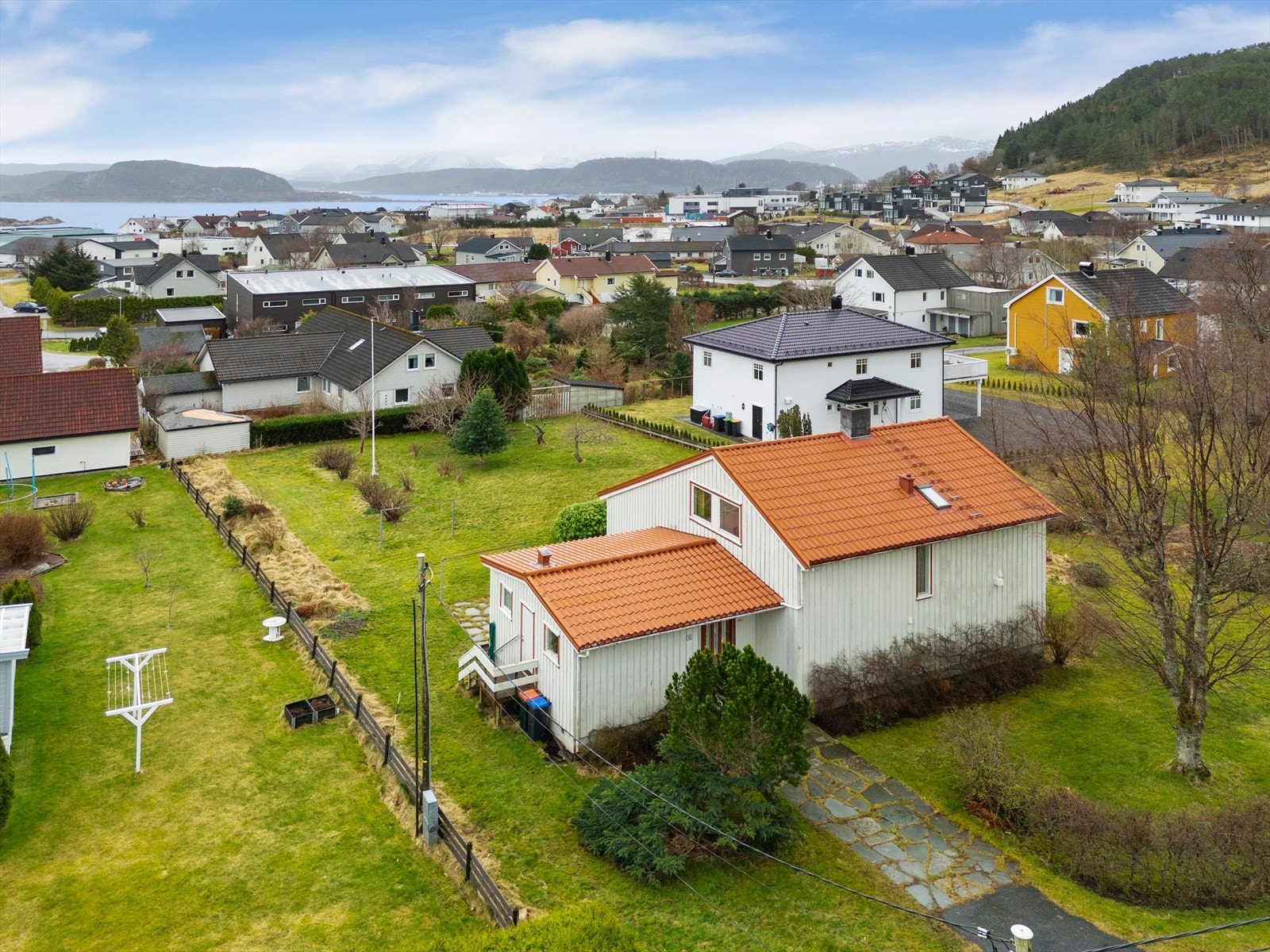 Dronefoto mot øst. Galleribilde