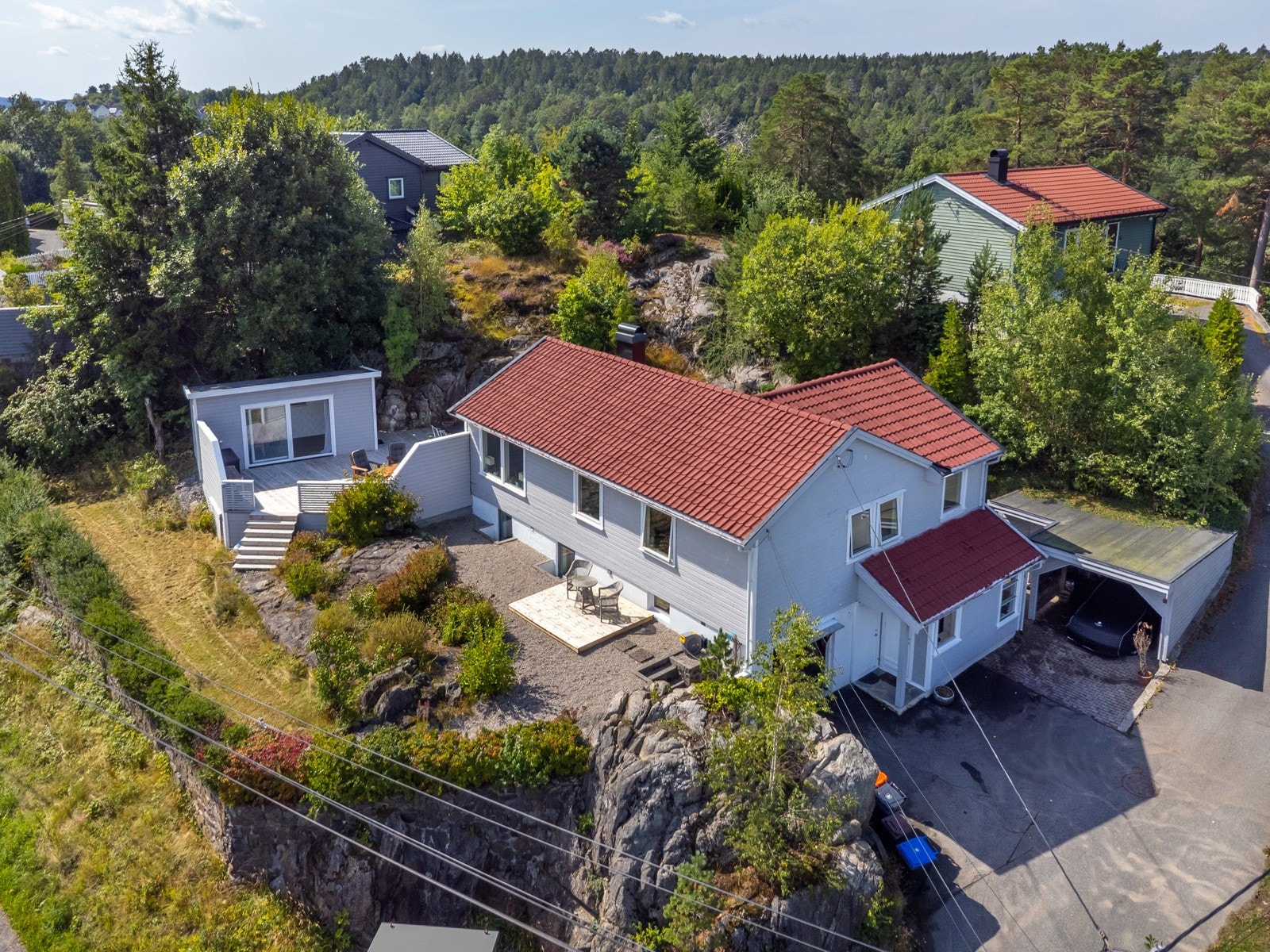 Velkommen til Vestre Strømsbuvei 44 - Presentert av Marius Engelskjønn v/Meglerhuset & Partners Galleribilde