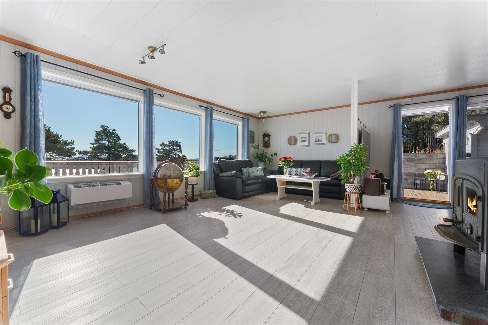 Lys og trivelig stue Galleribilde