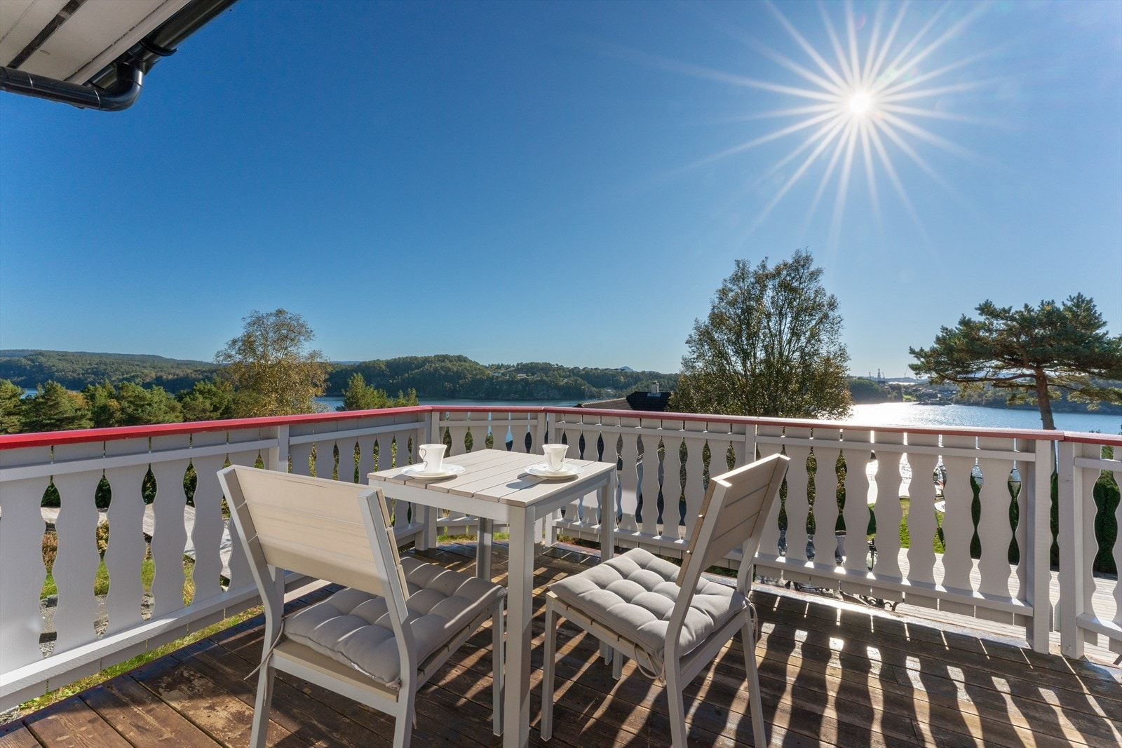 Altan med nydelig utsikt Galleribilde