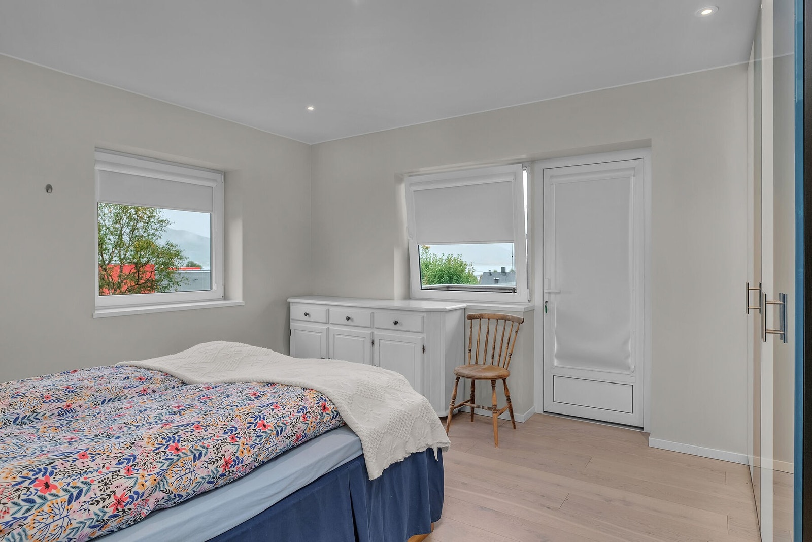 Hovedsoverommet er romslig, og har egen utgang til terrassen. Galleribilde