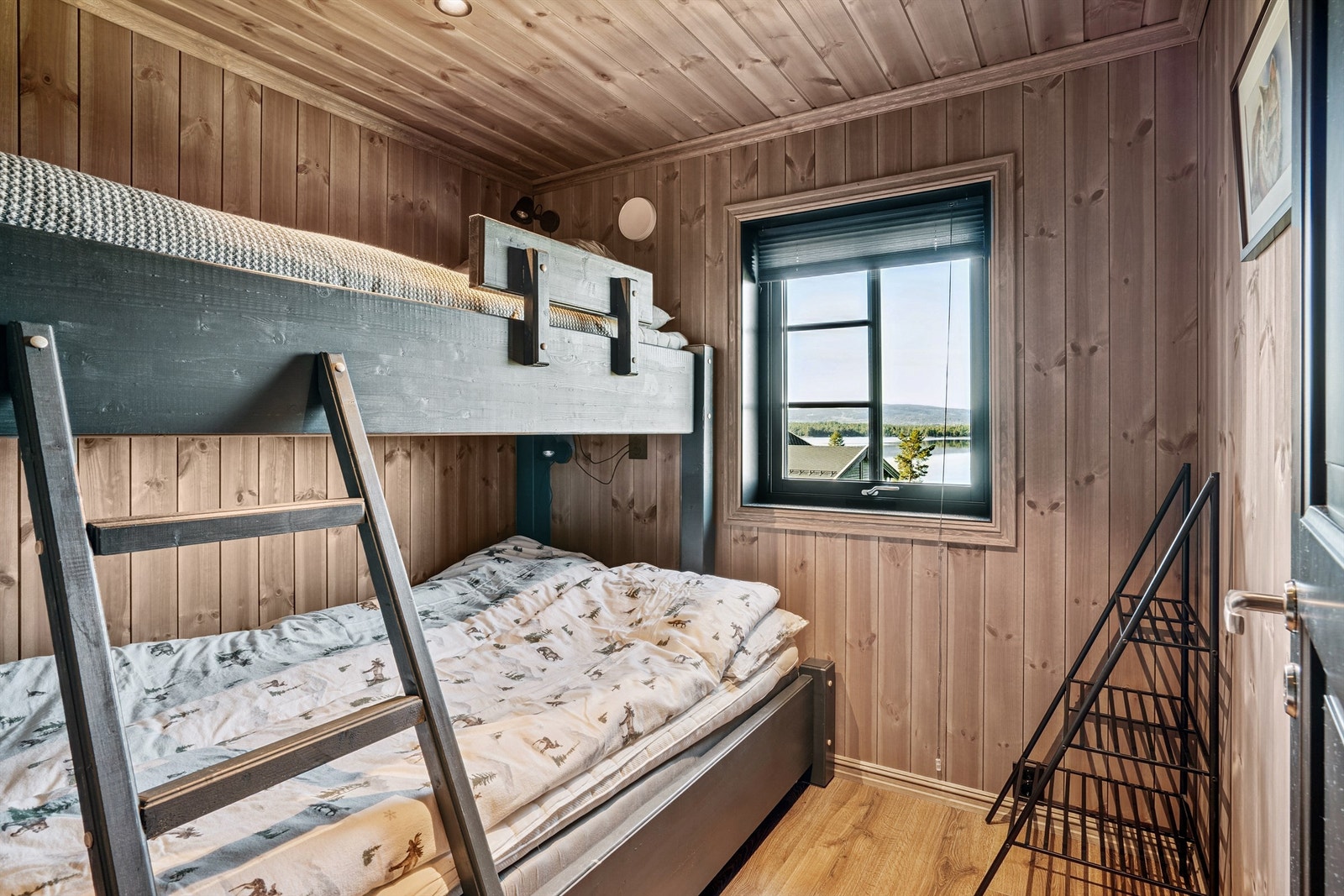 Det andre soverommet er innredet med køyeseng, en arealeffektiv løsning. Galleribilde