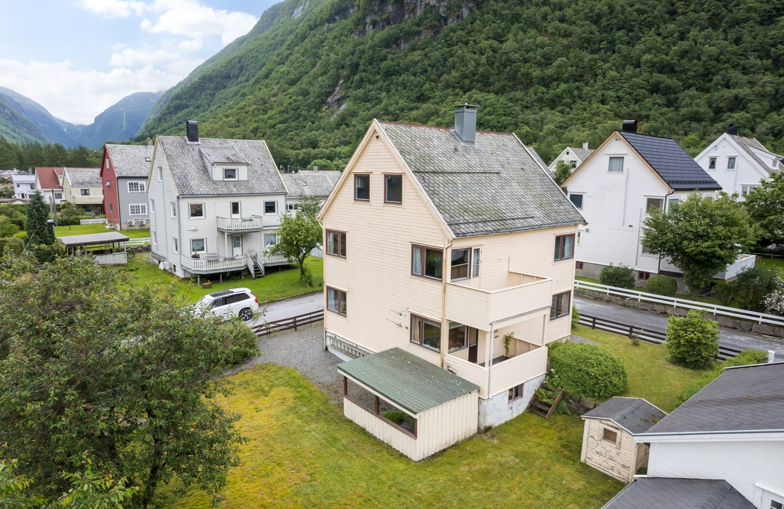 Fossøyrgata 18 v/Eiendomsmegler1 Galleribilde