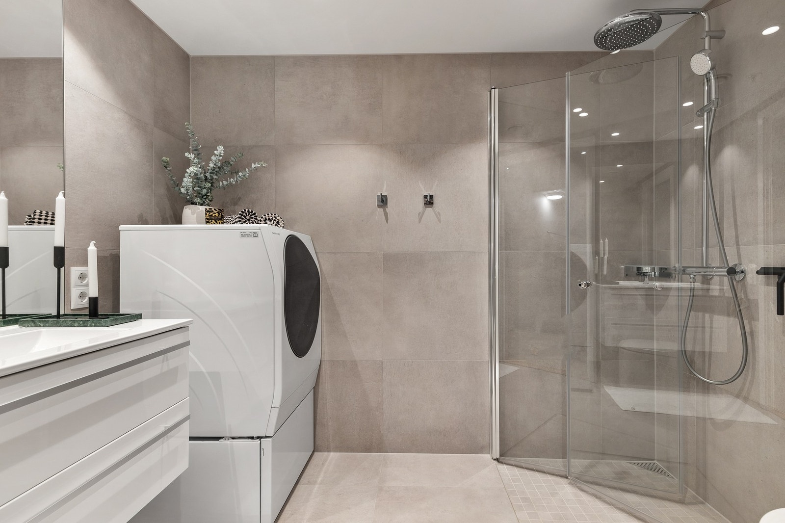 Badet er meget innbydende og moderne Galleribilde