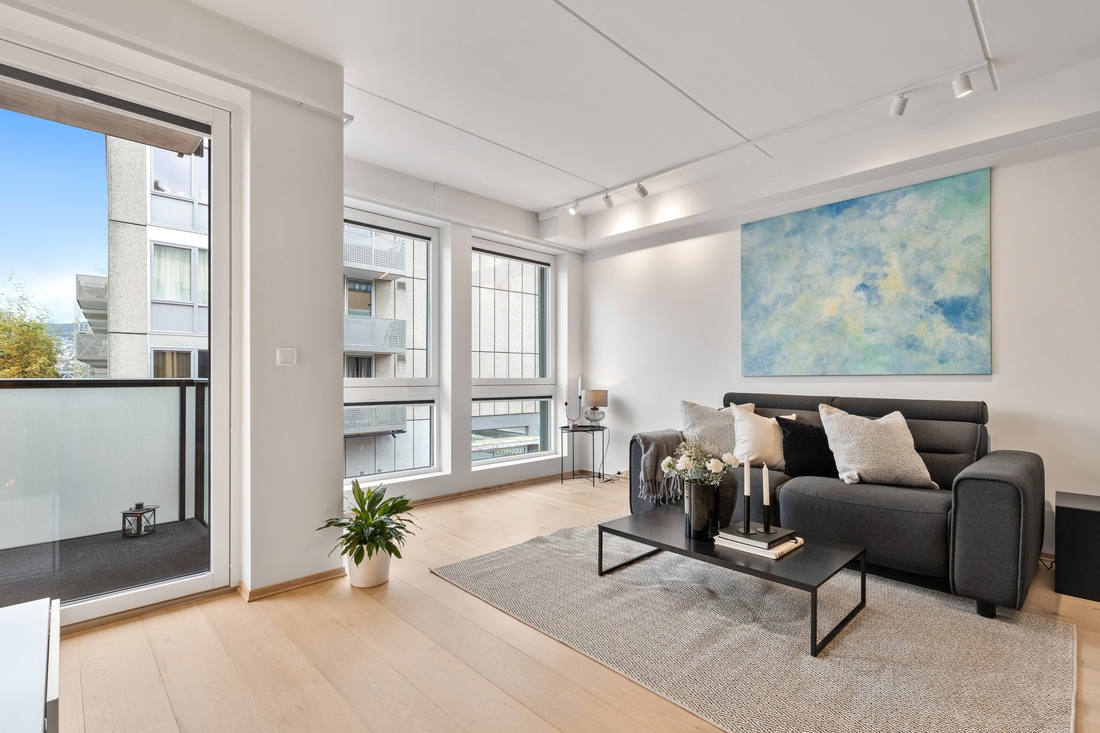 Leiligheten er oppgradert med flere lyskilder av typen Philips Hue Galleribilde