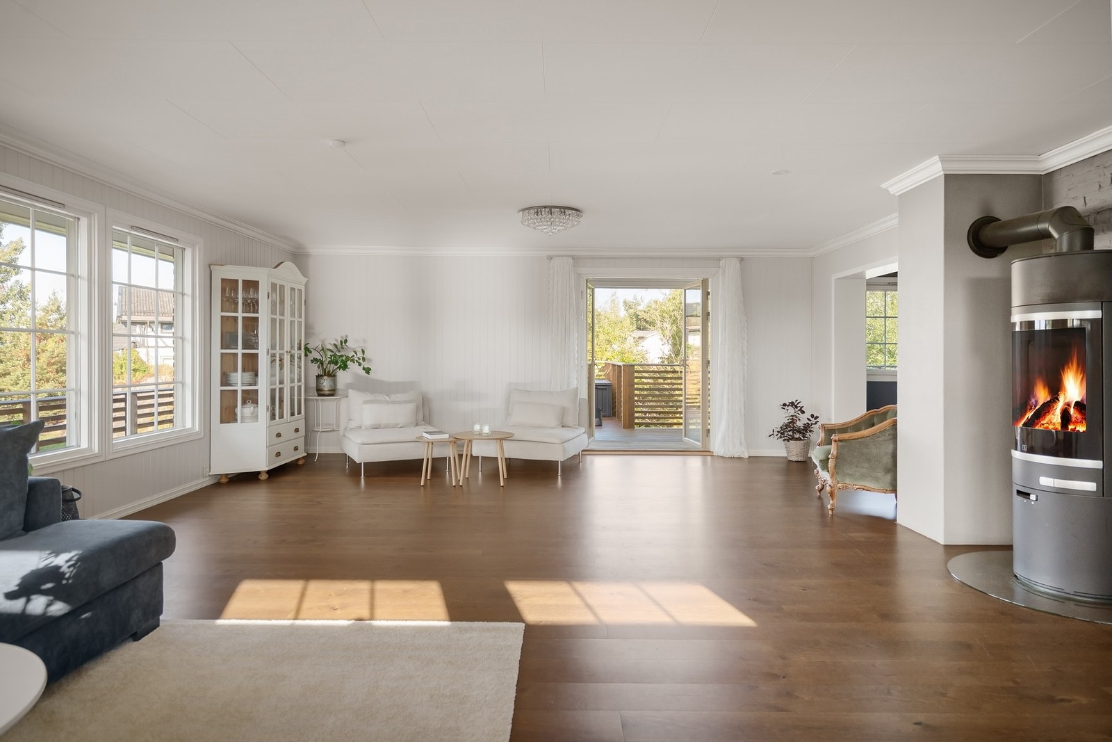 Adkomst til veranda også fra stuen Galleribilde