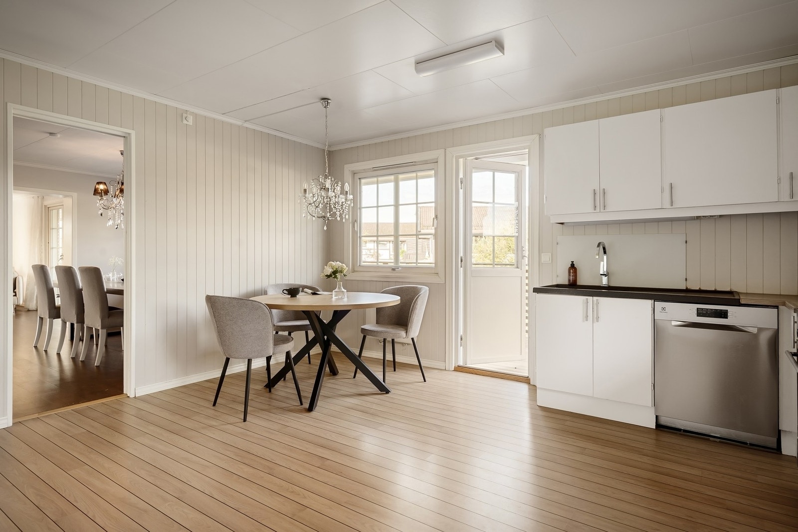 Direkte adkomst til veranda fra kjøkken Galleribilde