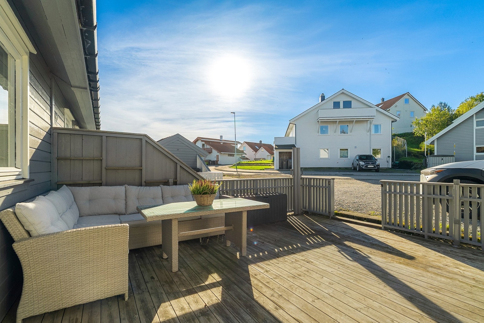 Terrasse med meget gode lys- og solforhold Galleribilde