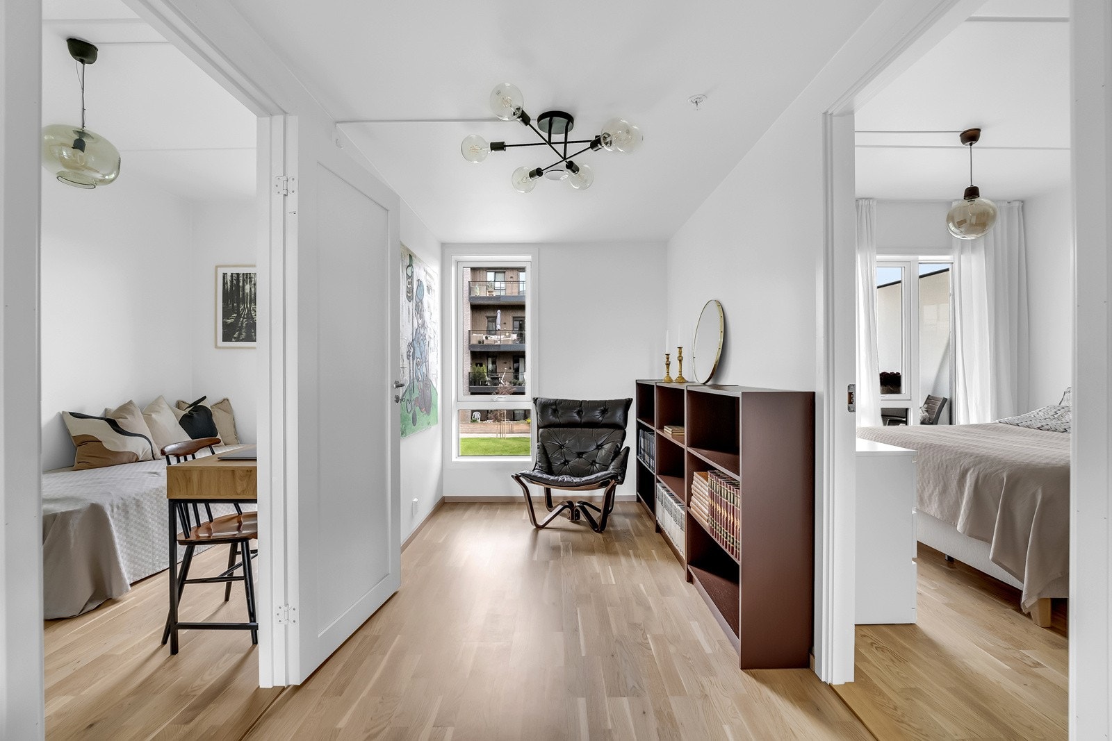 Hallrom Galleribilde