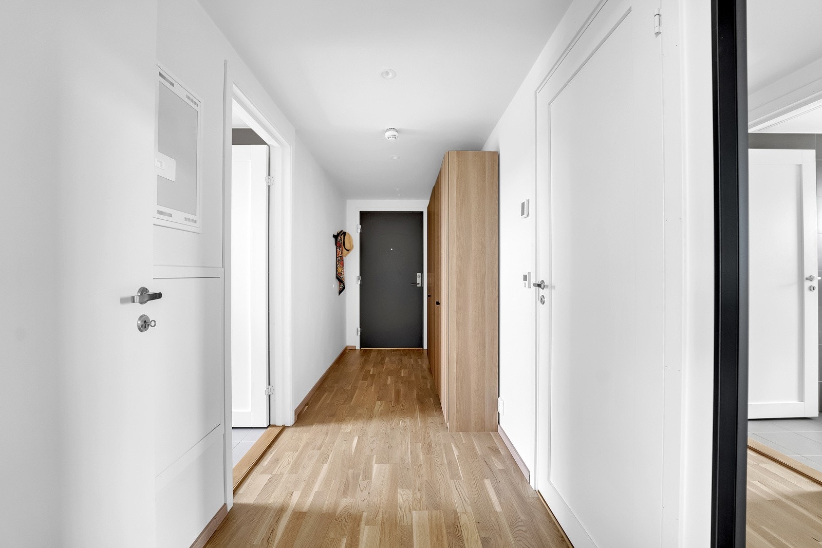 Hallrom Galleribilde