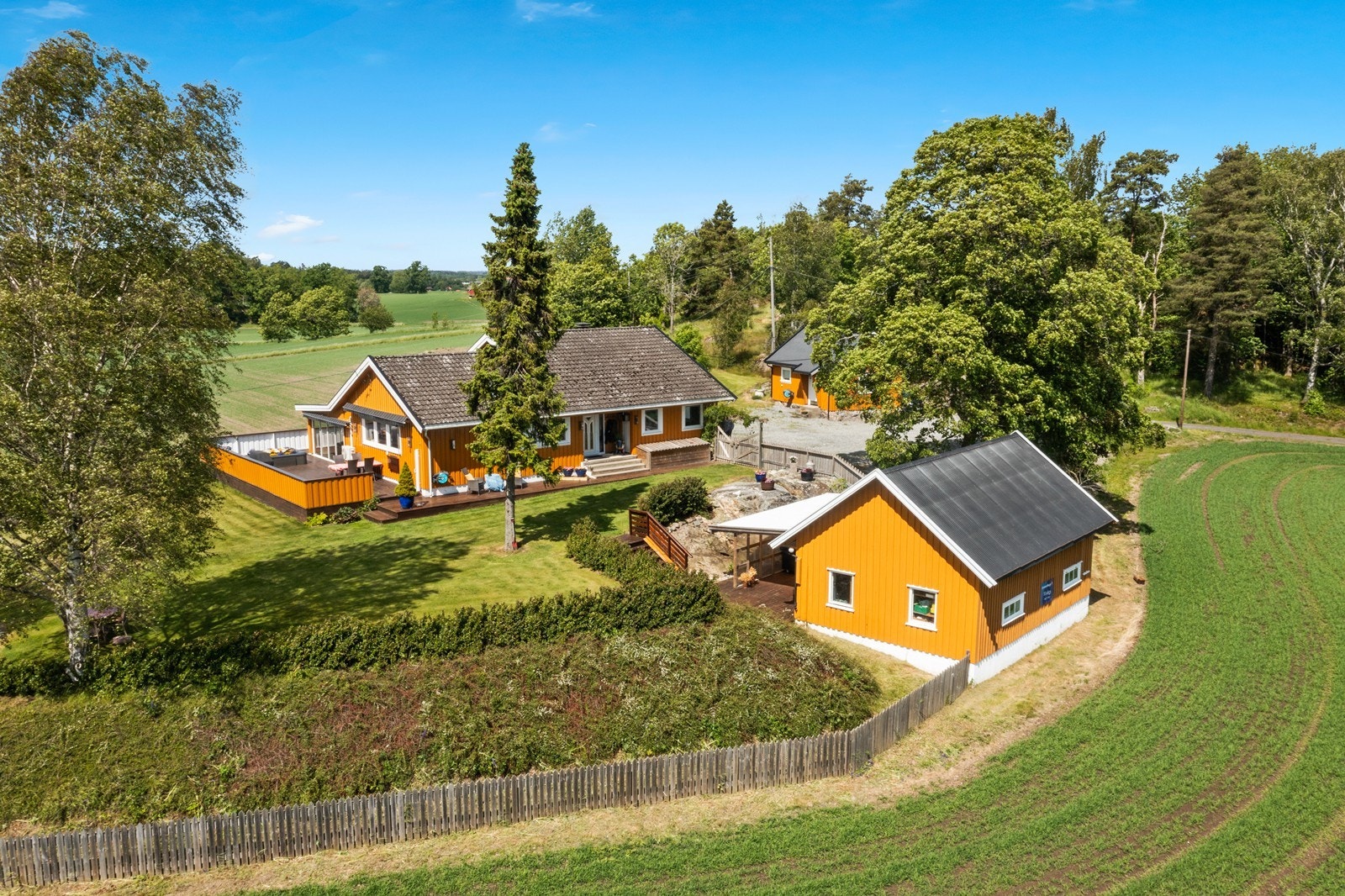 Oversikt over det super koselige tunet. Galleribilde