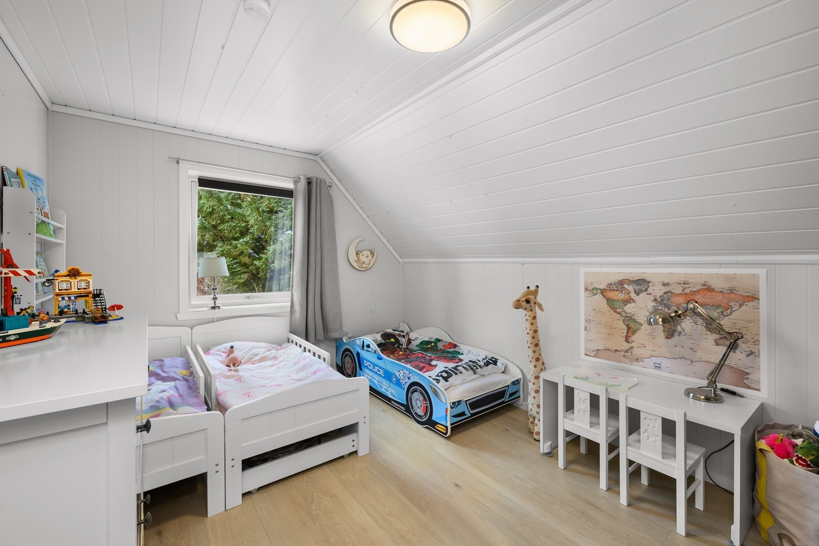 I loftstetasjen finner vi to soverom. Galleribilde