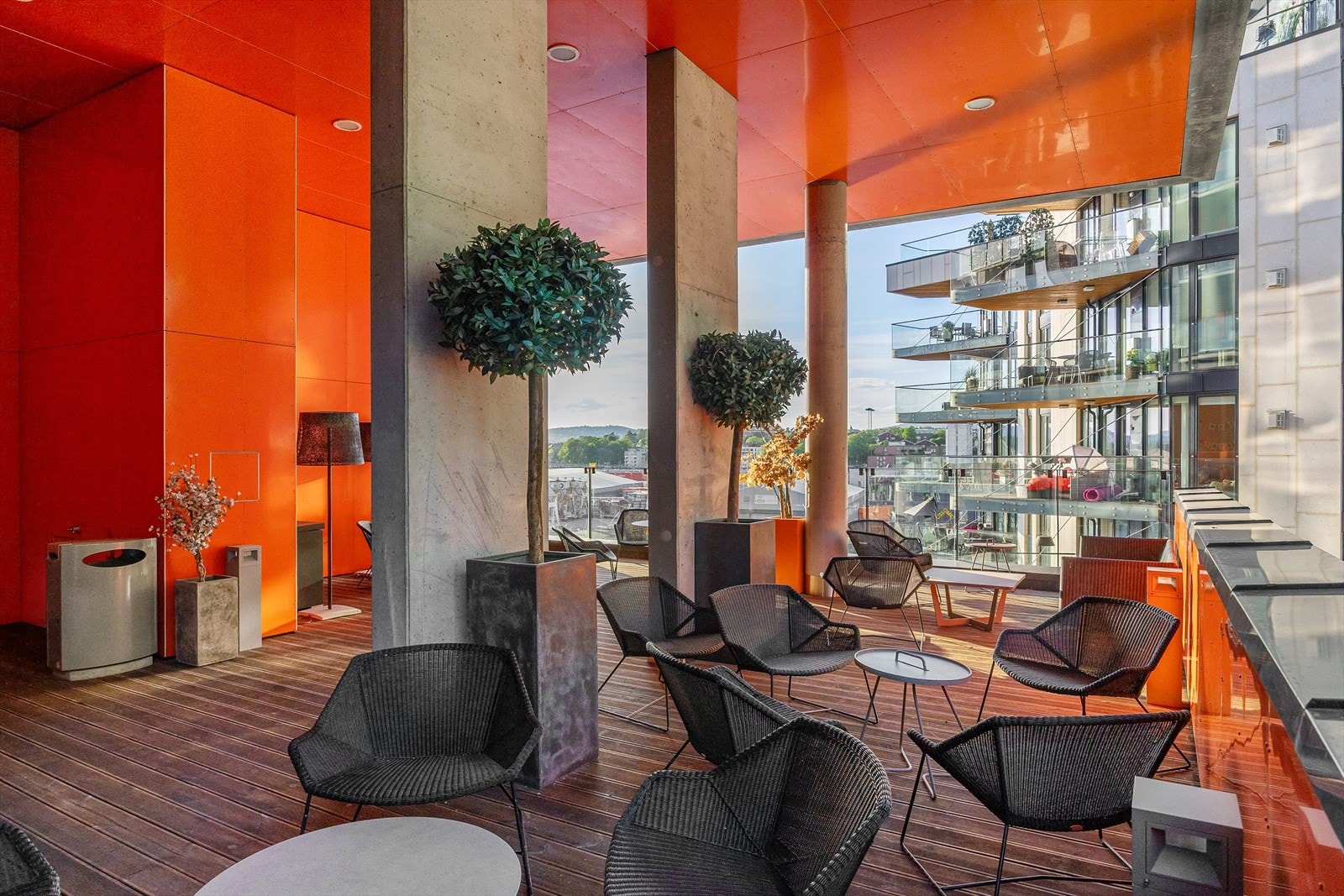 Sameiet tilbyr sosiale felles soner med flere sittegrupper - perfekte for uformelle møter, hyggelige samtaler eller en rolig stund i godt selskap. Her legges det til rette for et godt naboskap og trivelige felles opplevelser. Galleribilde