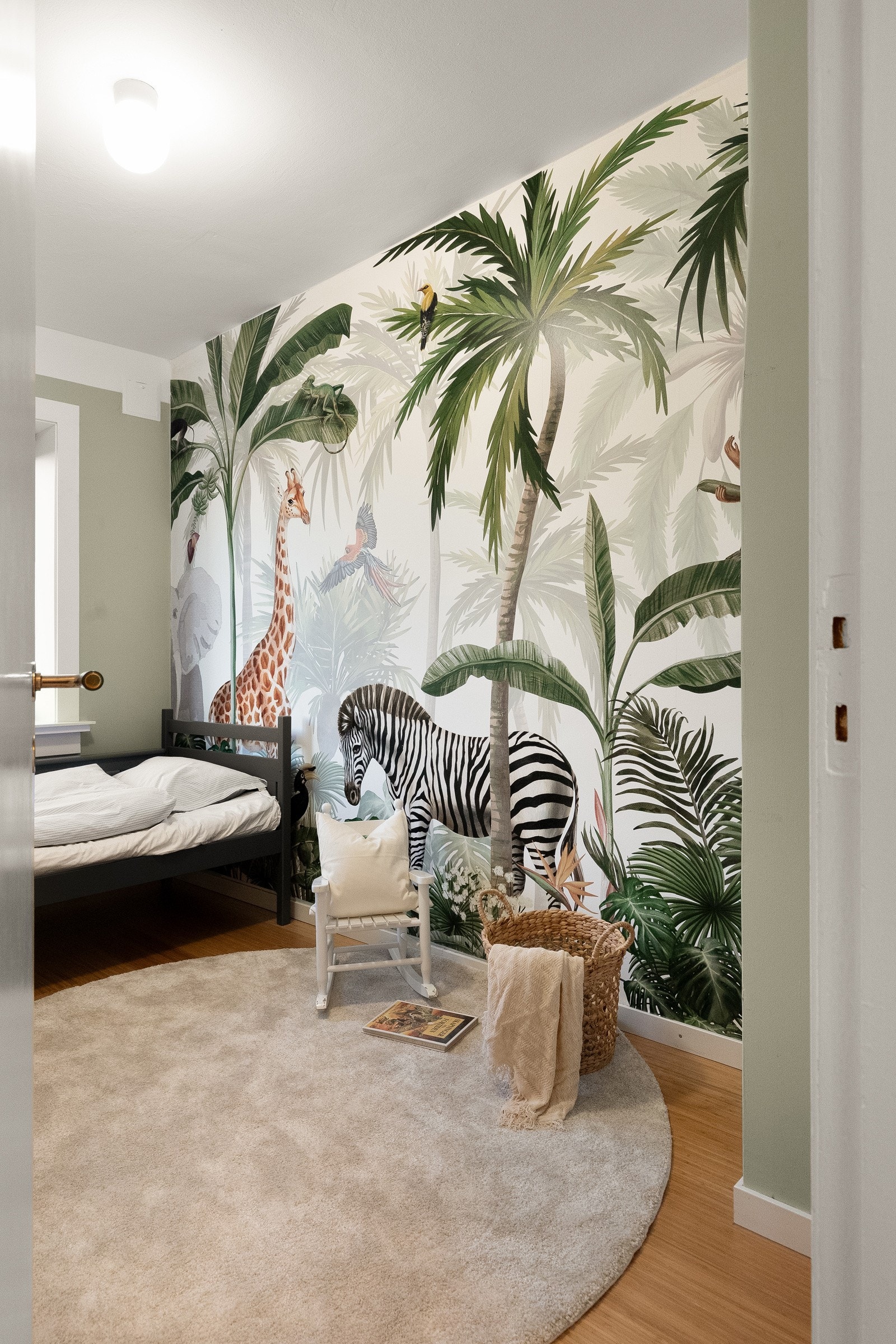 En tidløs og flott tapet kan som skaper en dynamikk i rommet. Galleribilde