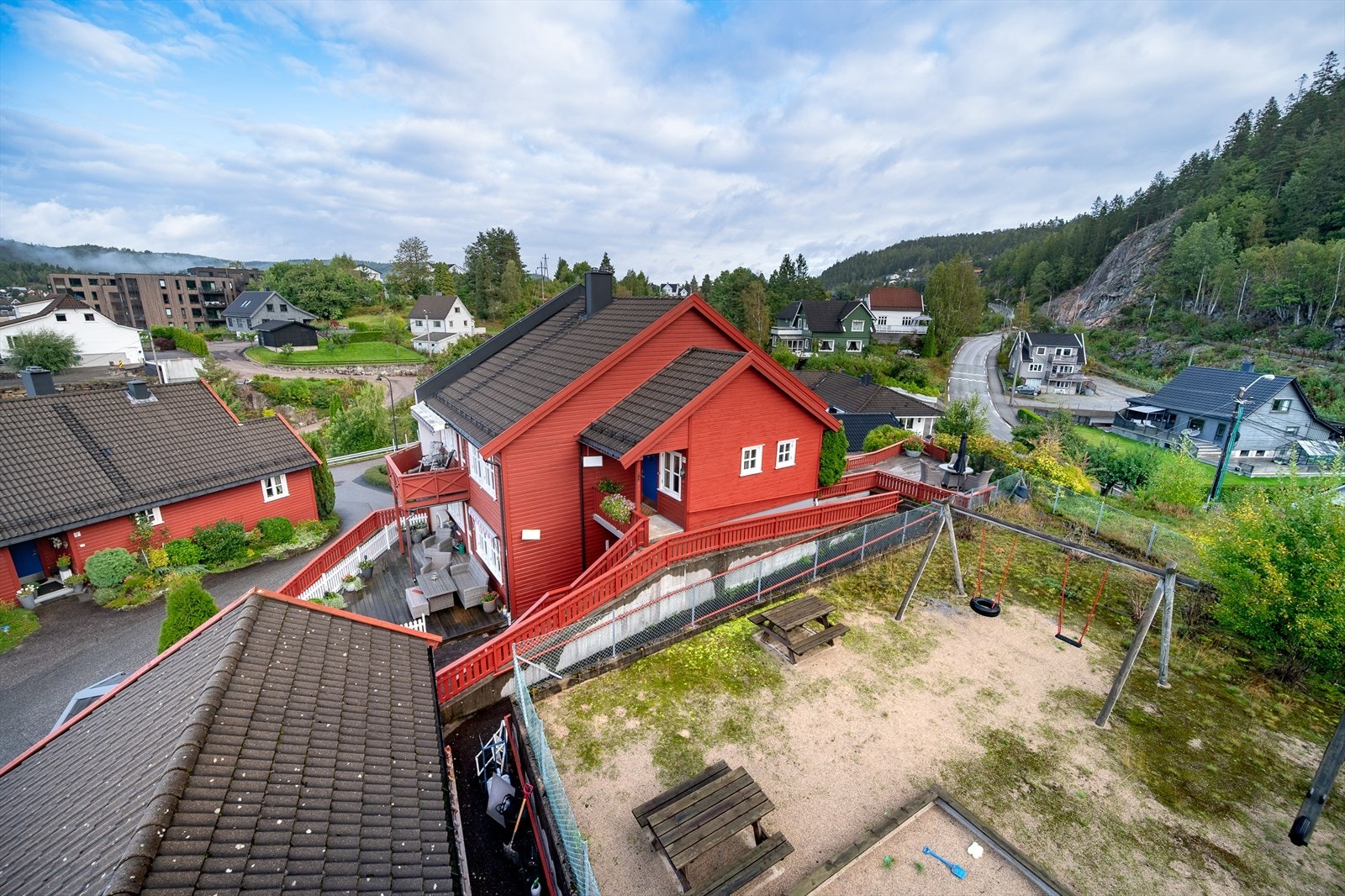 Adkomst tilrettelagt med rampe for rullestol / rullator Galleribilde