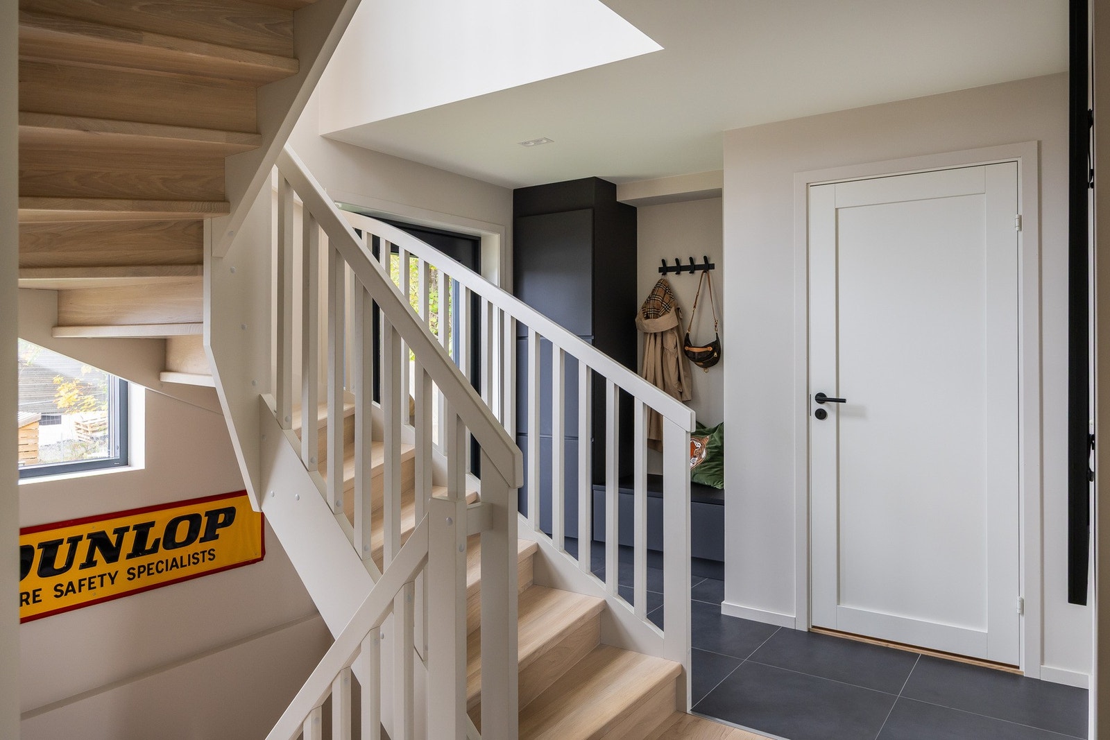 Trappeløp mellom 1 og 2.etg. Galleribilde