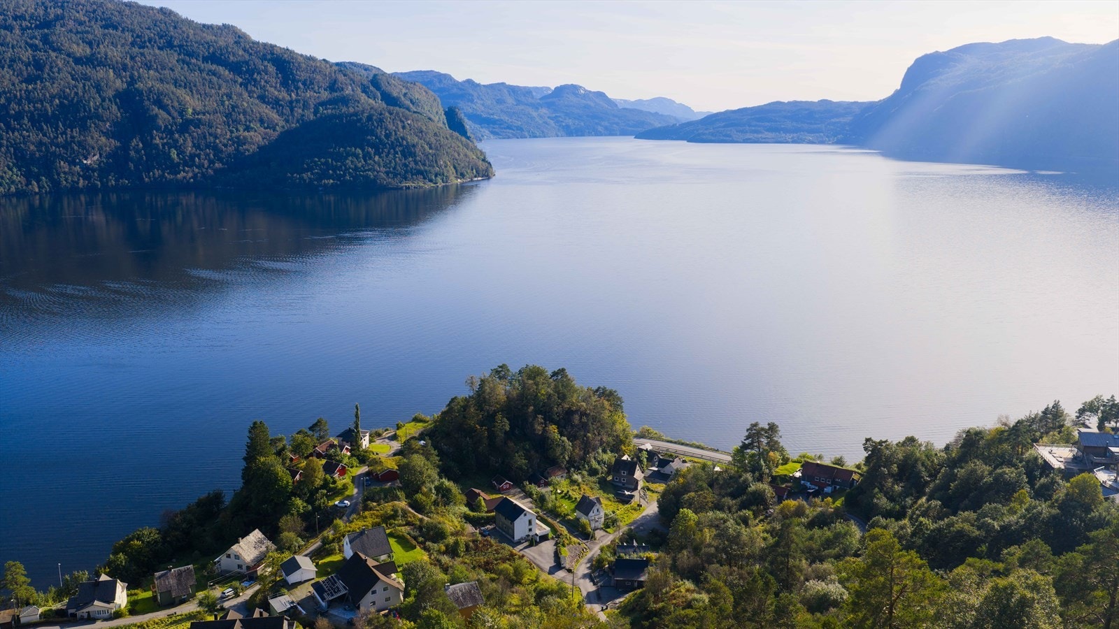 Saunes - kort vei til sentrum og turterreng i ulike dalføre Galleribilde