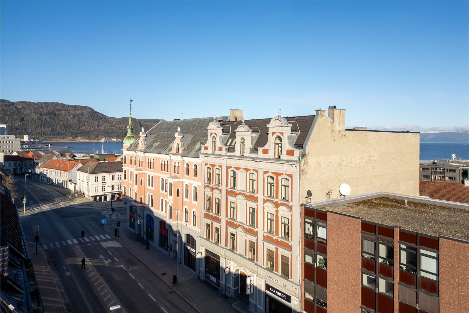 Bygården er betydelig renovert senere år. Galleribilde