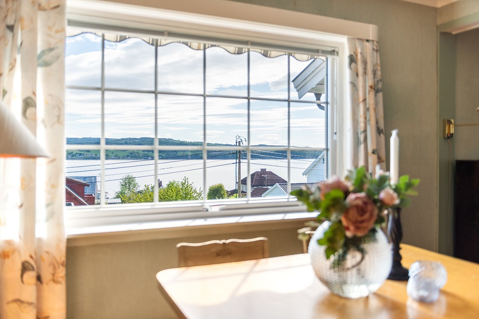 Nydelig utsikt fra spisestue Galleribilde