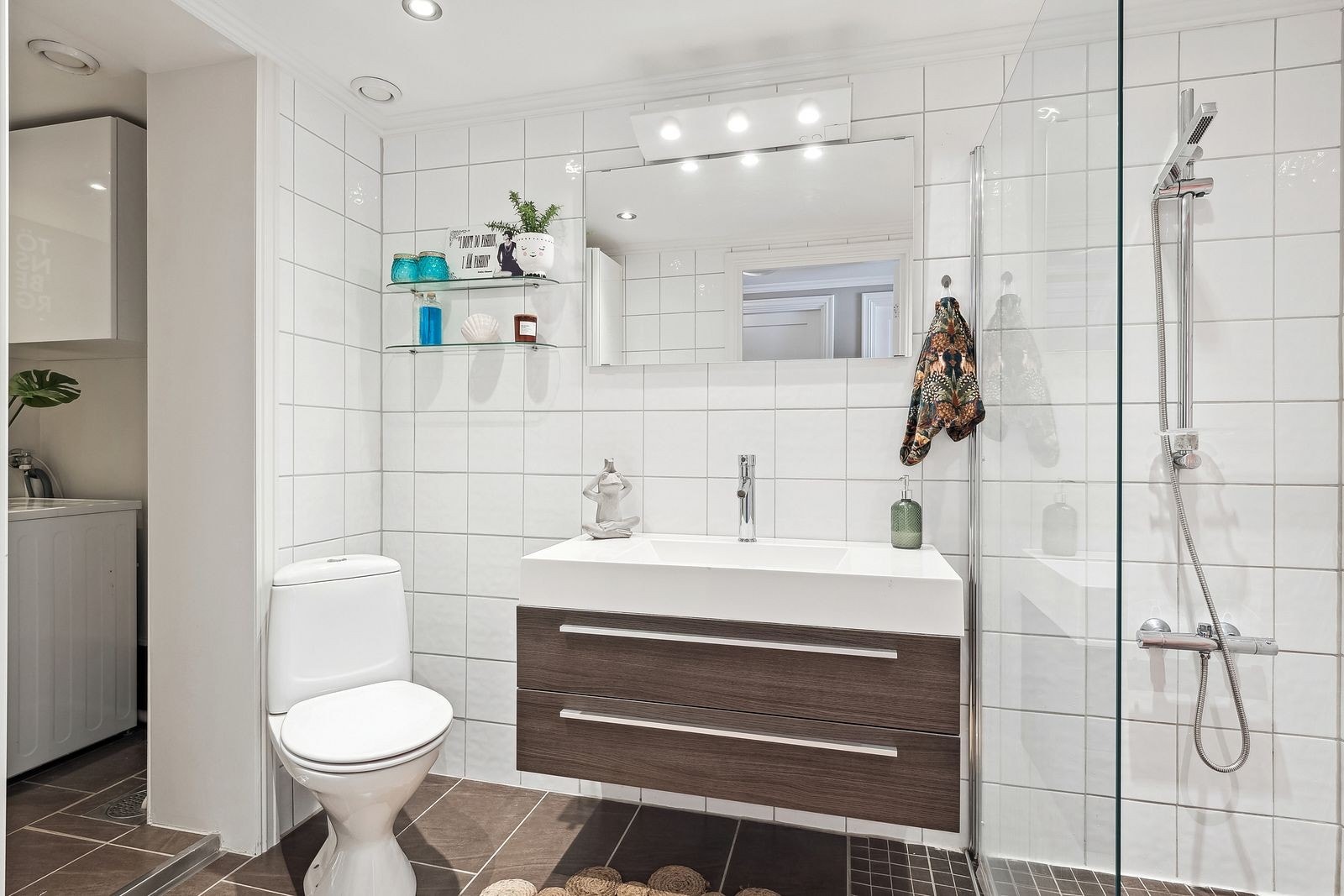 Vaskerom i tilknytning til badet. Galleribilde