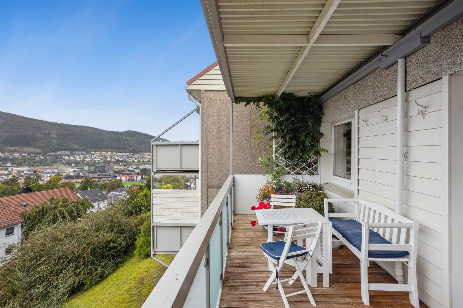 Herlig utsikt fra verandaen. Galleribilde