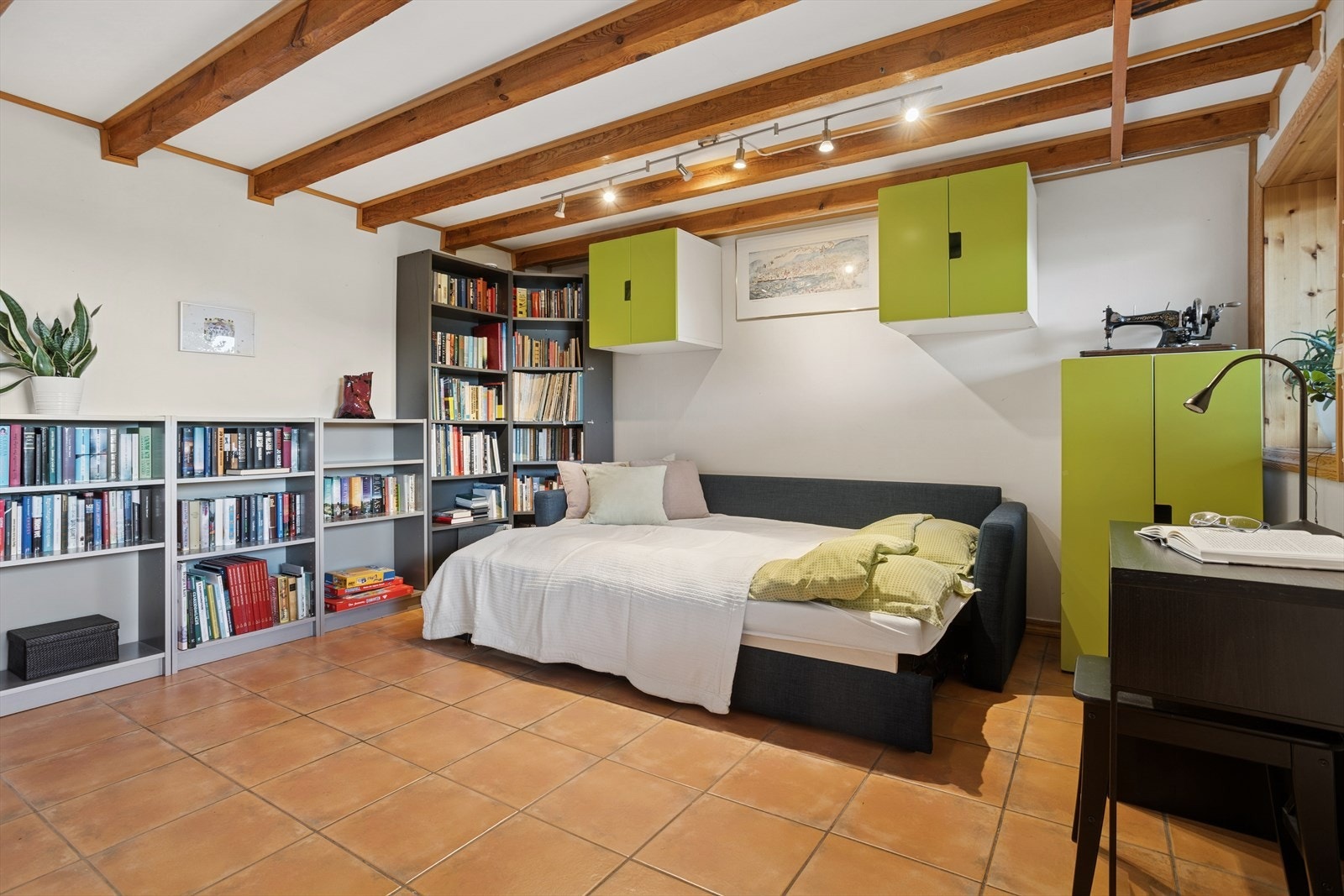 Selger har innredet underetasjen som et soverom Galleribilde