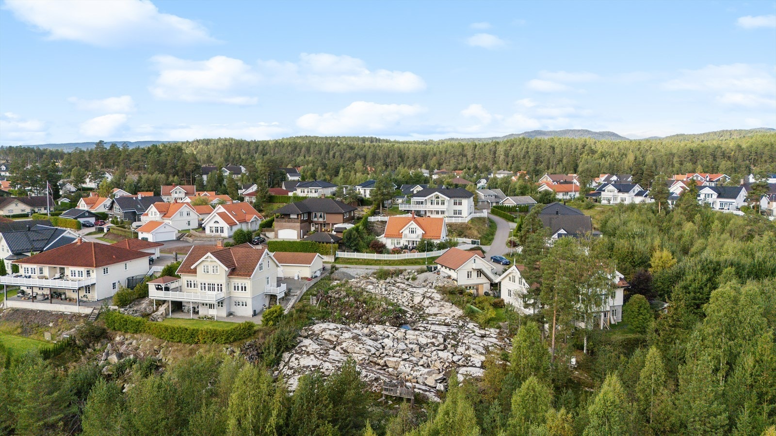 Her har du sjansen til å sikre deg en ubebygget tomt i et veletablert og barnevennlig boligområde på Ormåsen. Galleribilde
