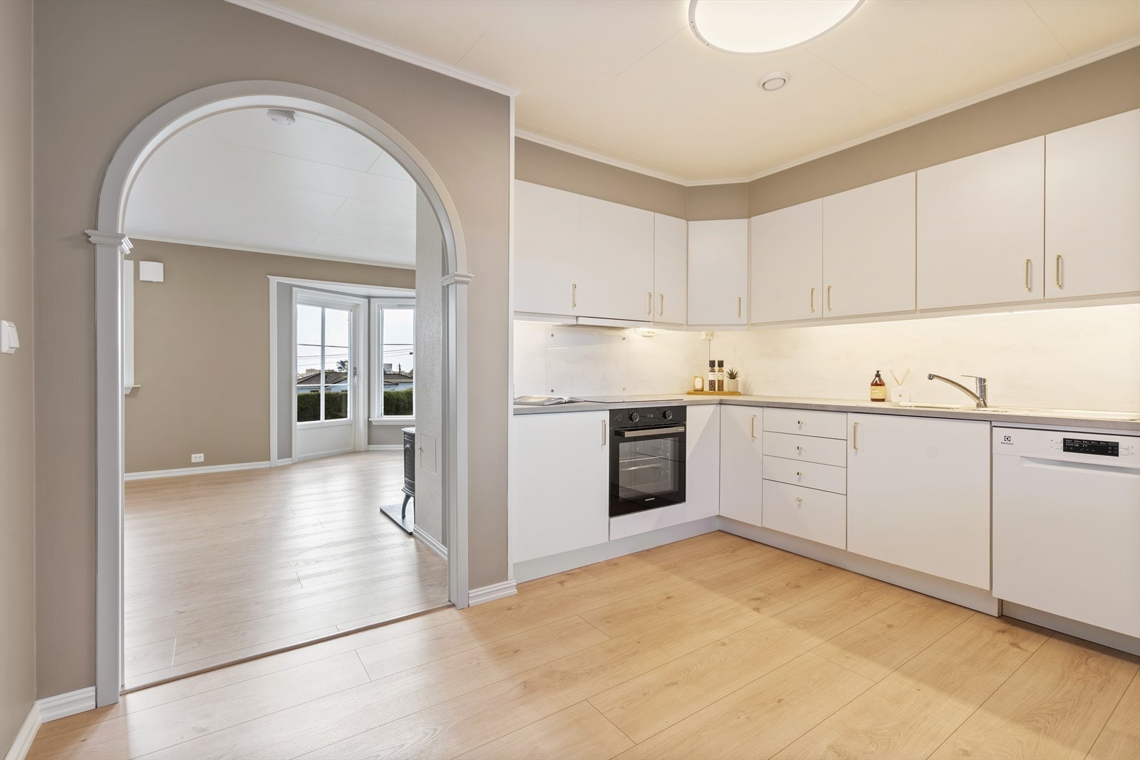 God oppbevaringsplass på kjøkken Galleribilde