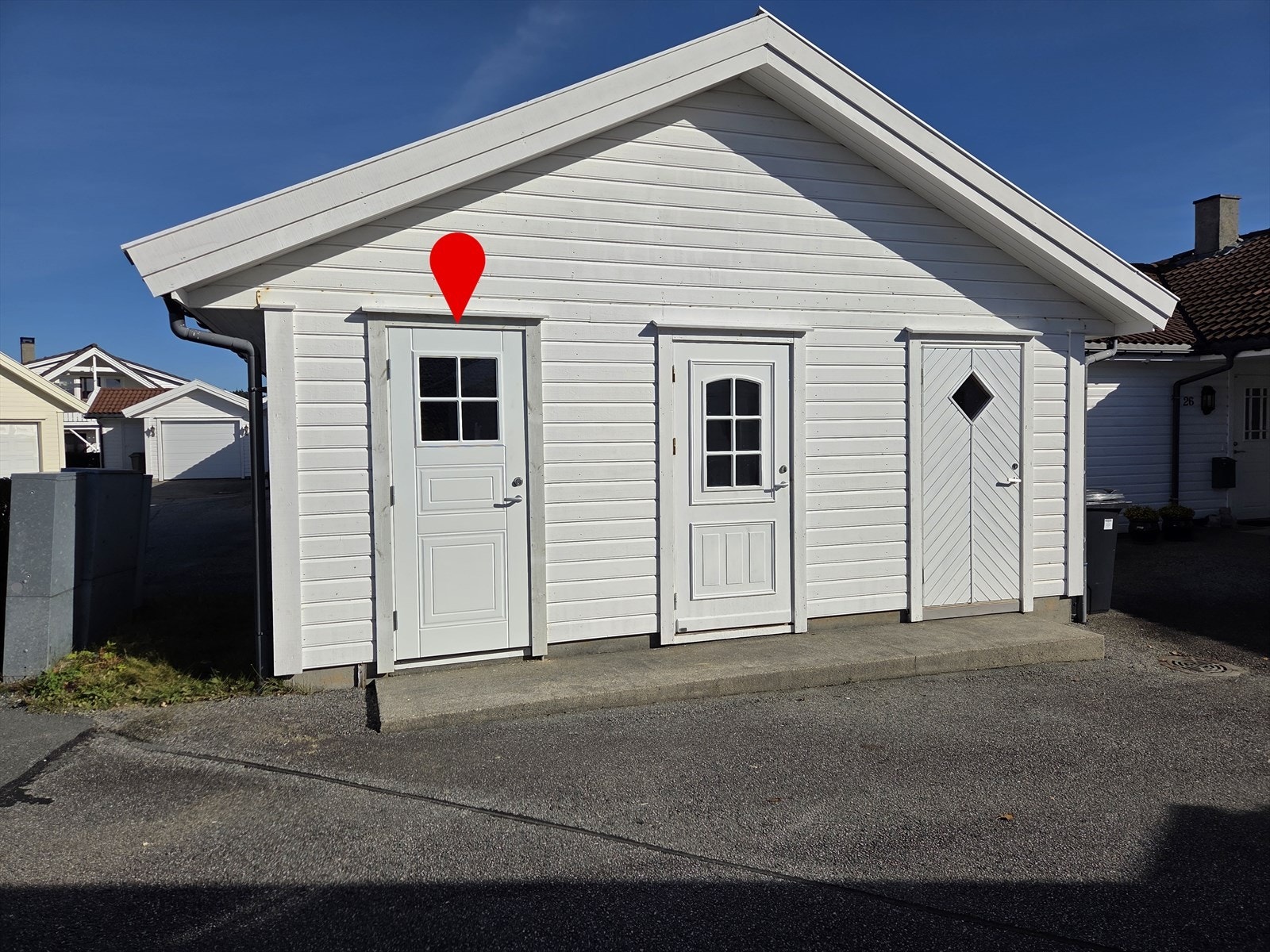 Utebod, med ny dør Galleribilde