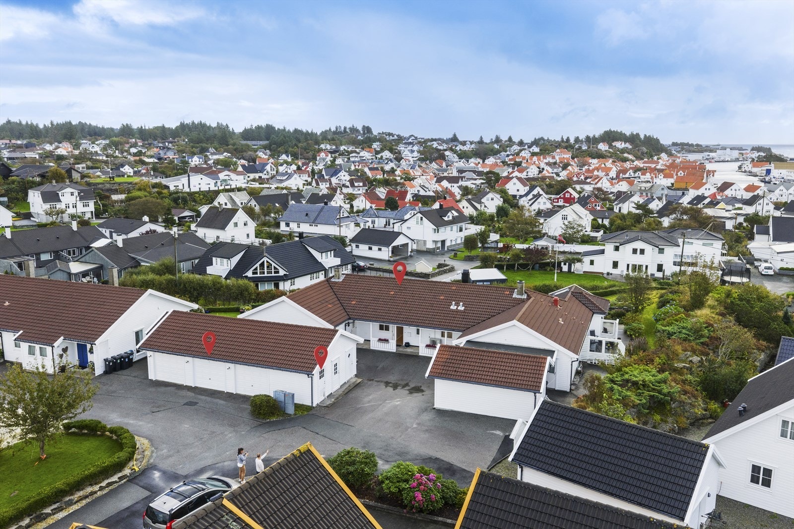 Boligen har tilhørende garasjeplass og bod Galleribilde