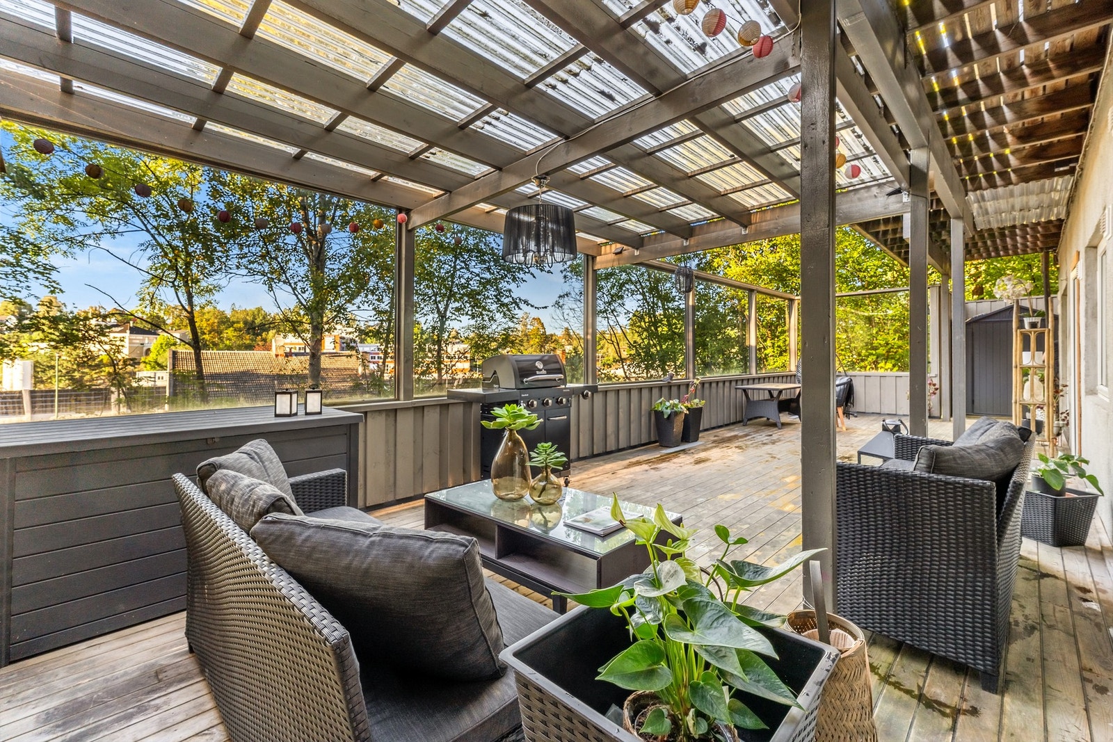 Det er god plass til å møblere med lounge og ulik beplantning. Galleribilde