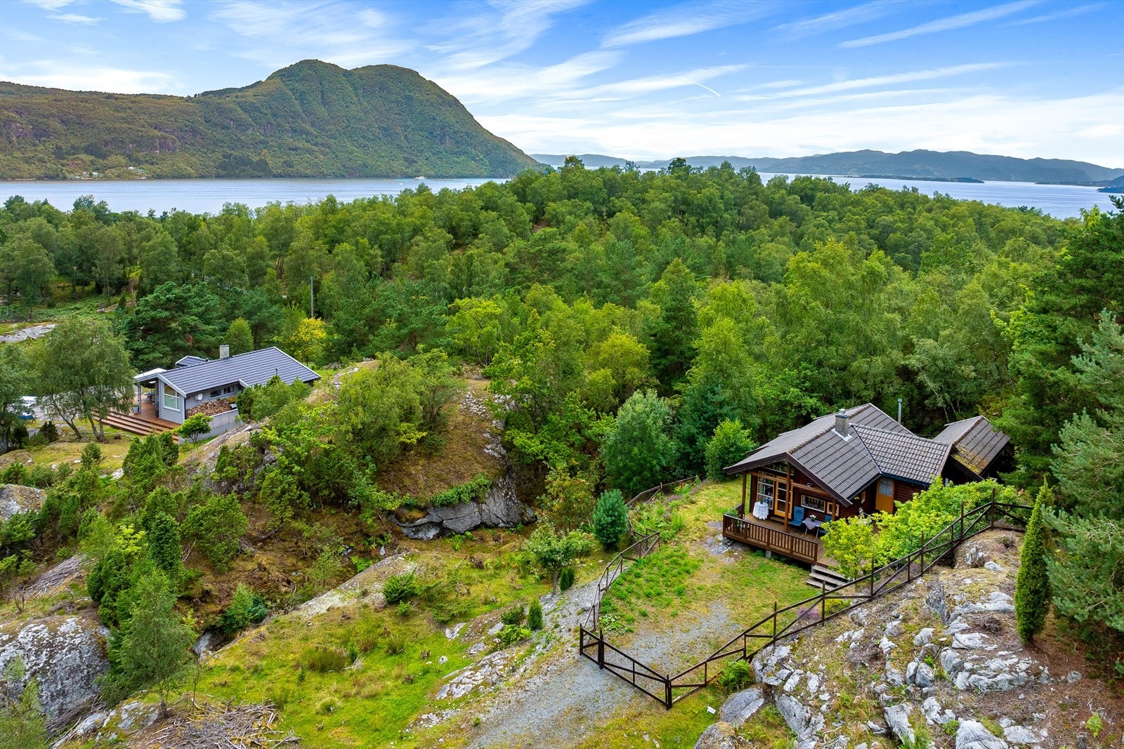 Velkommen til Knutsvik 88 - Presentert av Eiendomsmegler Vest v/ Mathias Engrønningen. Galleribilde
