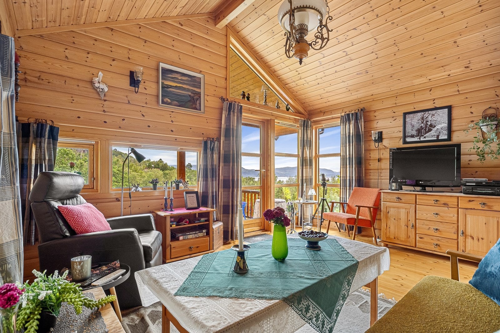 Stuen kan enkelt møbleres etter eget ønske og behov. Galleribilde