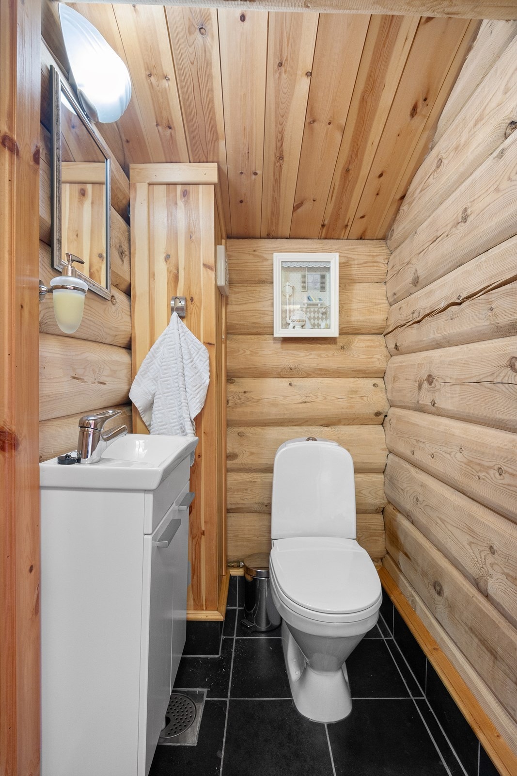 Toalettrom i andre etasje. Galleribilde