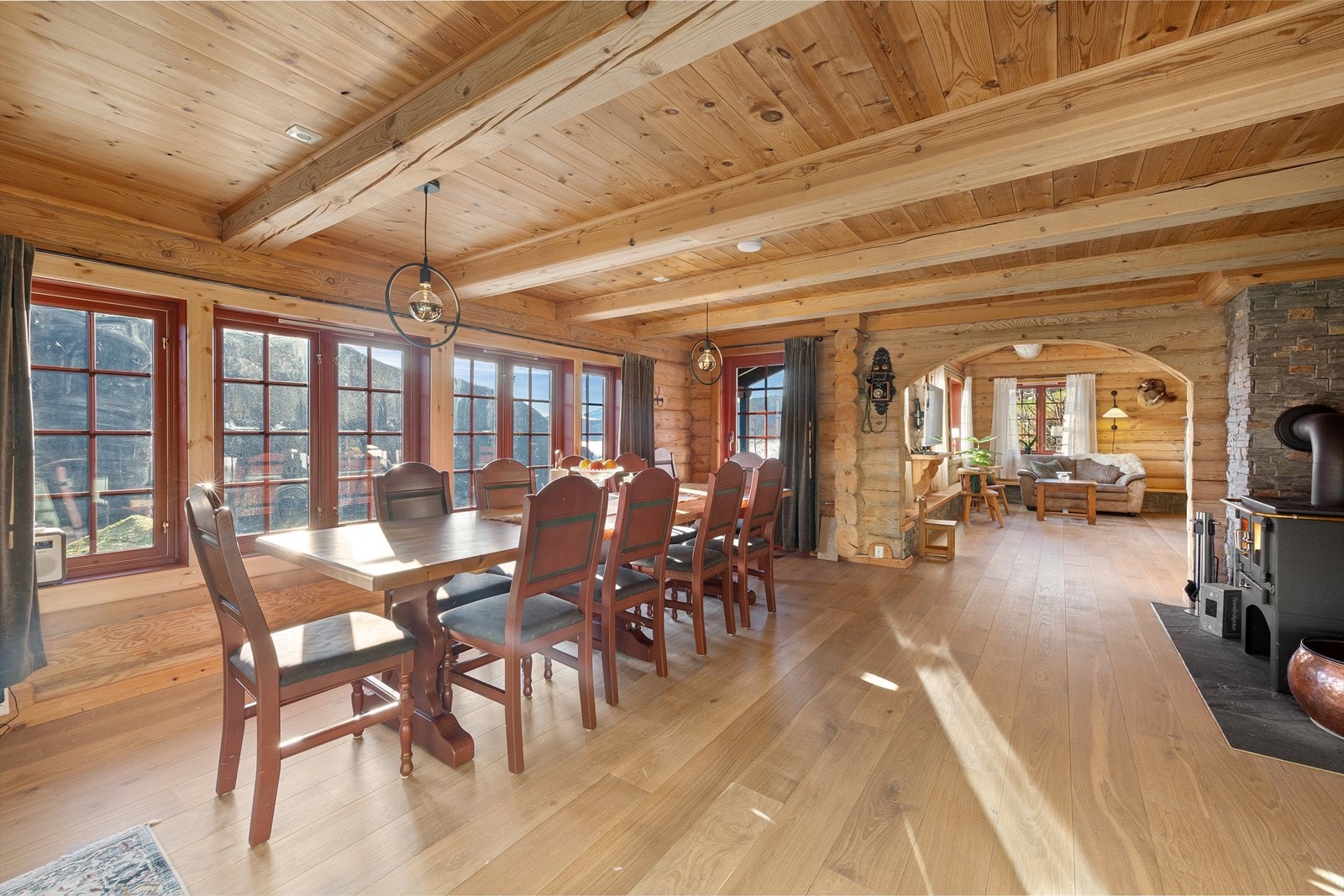 Her kan du lett dekke på langbord som rommer hele vennegjengen og storfamilien! Galleribilde