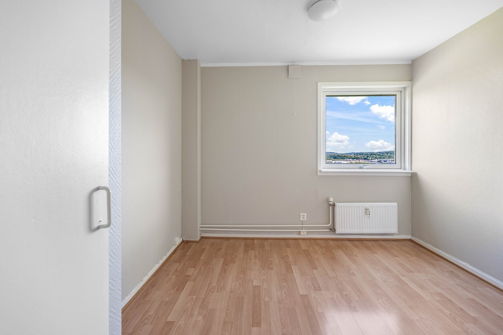 Soverom nr. 2 har også god plass til dobbeltseng og tilhørende møblement. Galleribilde