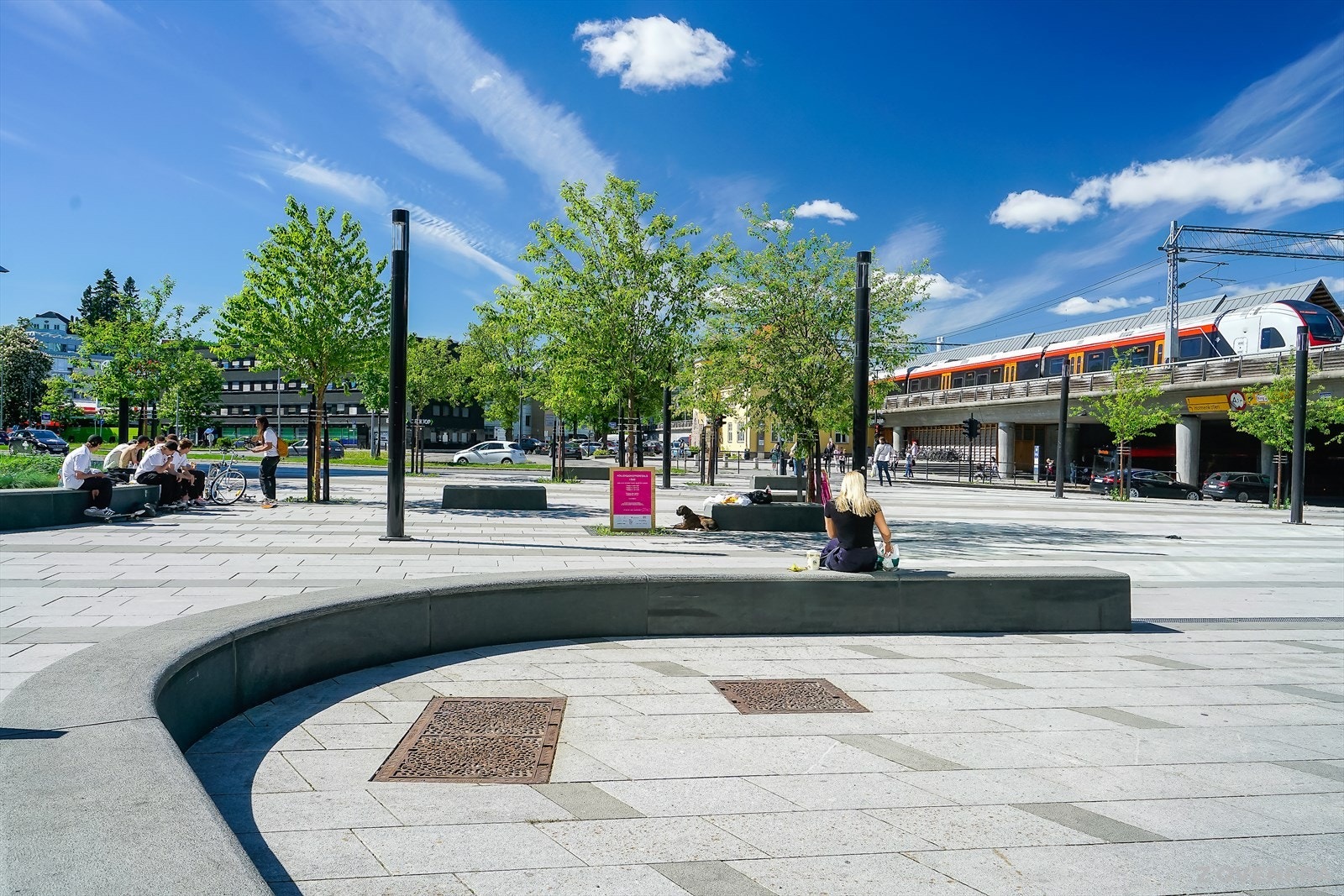 Nærhet til Skøyen stasjon med tog og flytoget Galleribilde