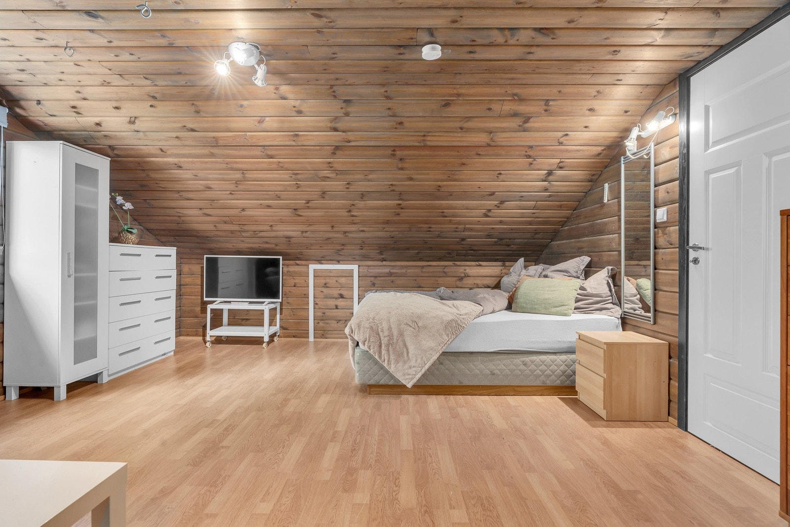 Innredet rom på loft (ikke bruksendret) Galleribilde