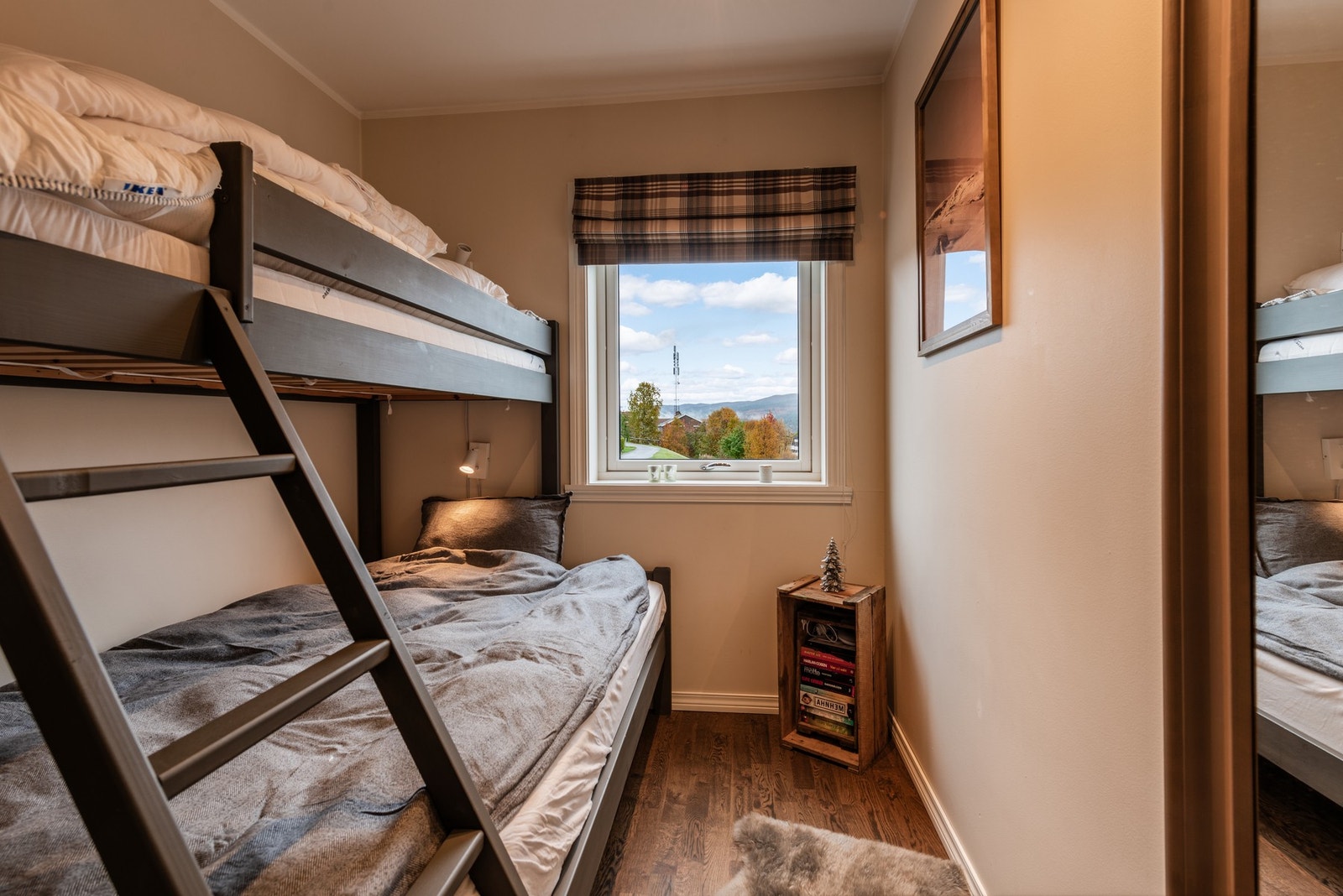 Her er det rikelig med sengeplasser, slik at både familie og venner får god plass når leiligheten fylles med liv Galleribilde