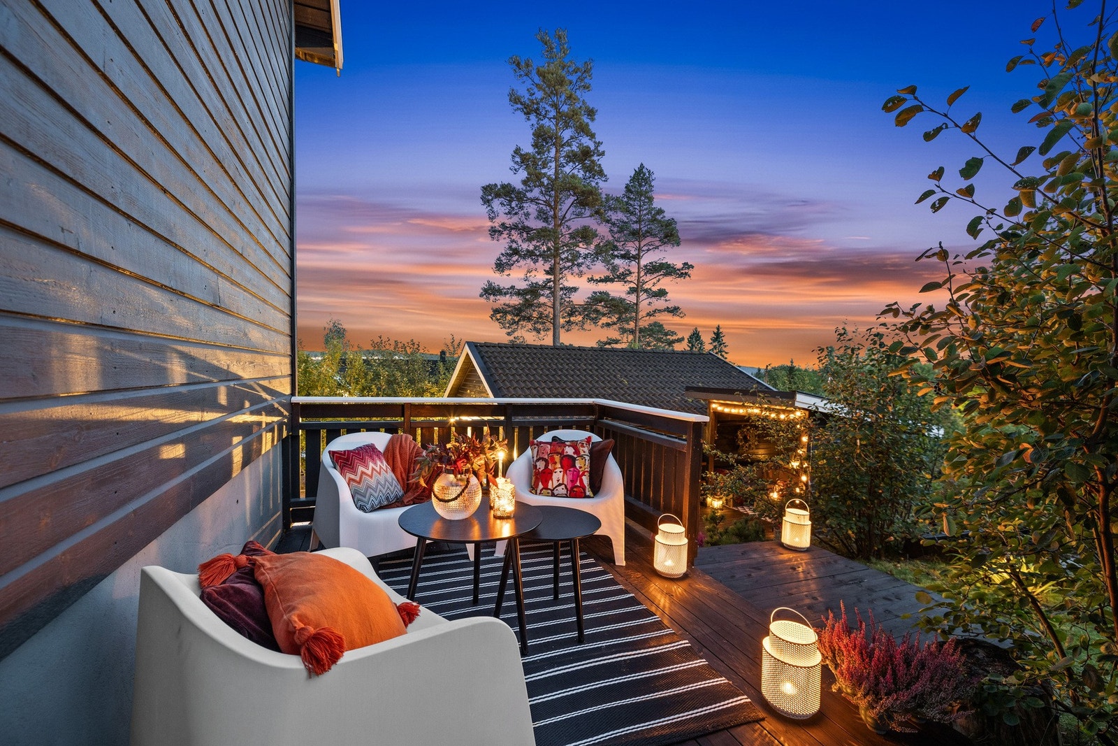 Inviter gode venner og familie på et glass vin på lange sommerkvelder! Galleribilde