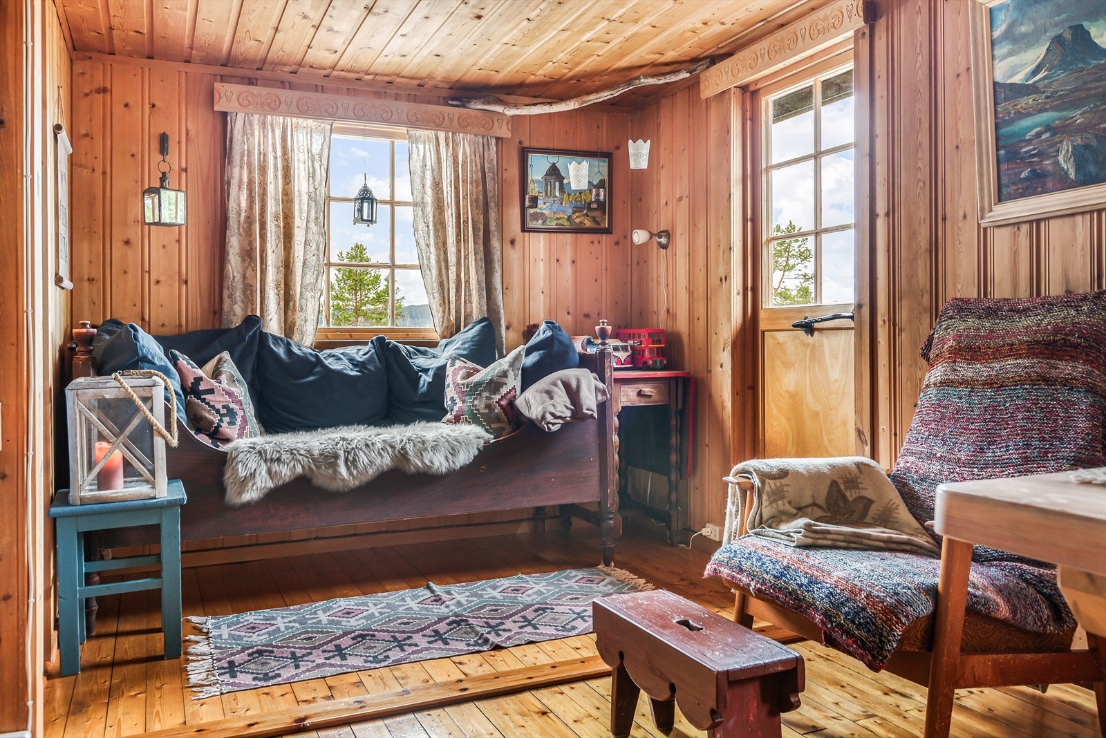 Fra stue kan en går rett ut på de to store terrassene. Galleribilde