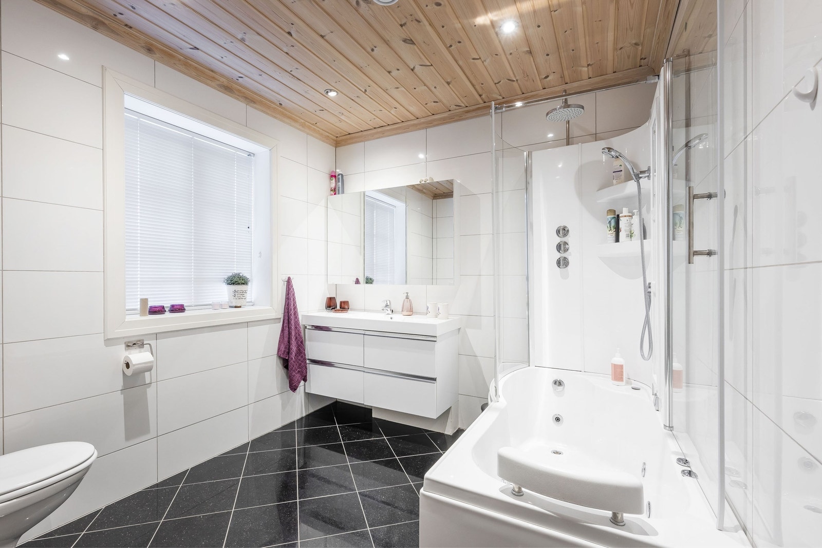 Bad 1. etg Galleribilde