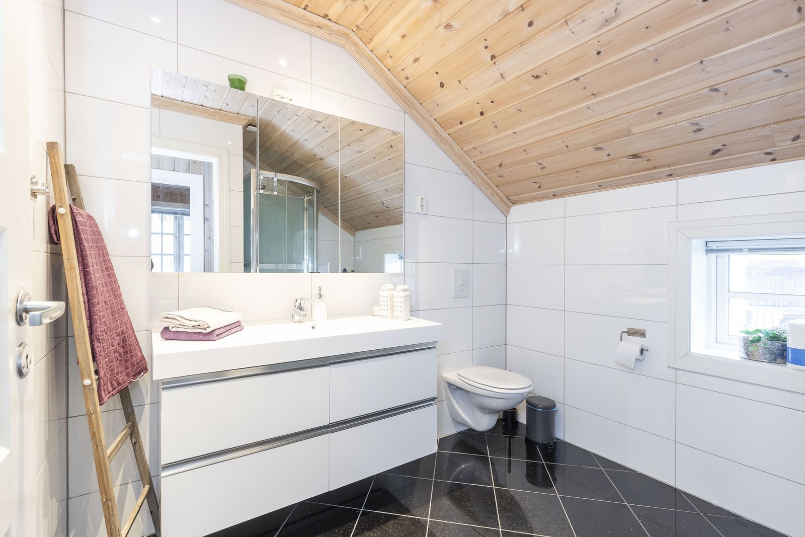 Bad 2. etg Galleribilde