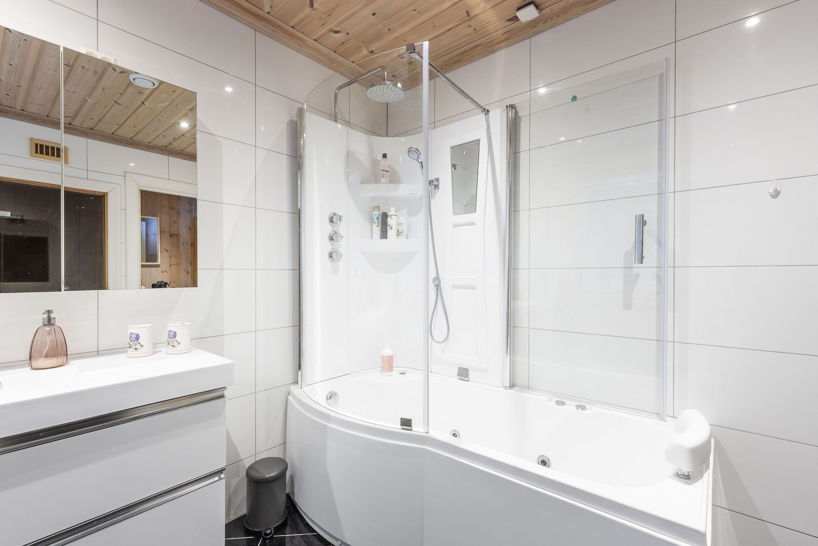 Bad 1. etg Galleribilde