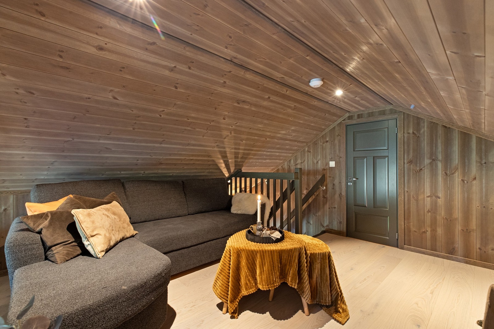 Hemsen er møblert med sovesofa Galleribilde