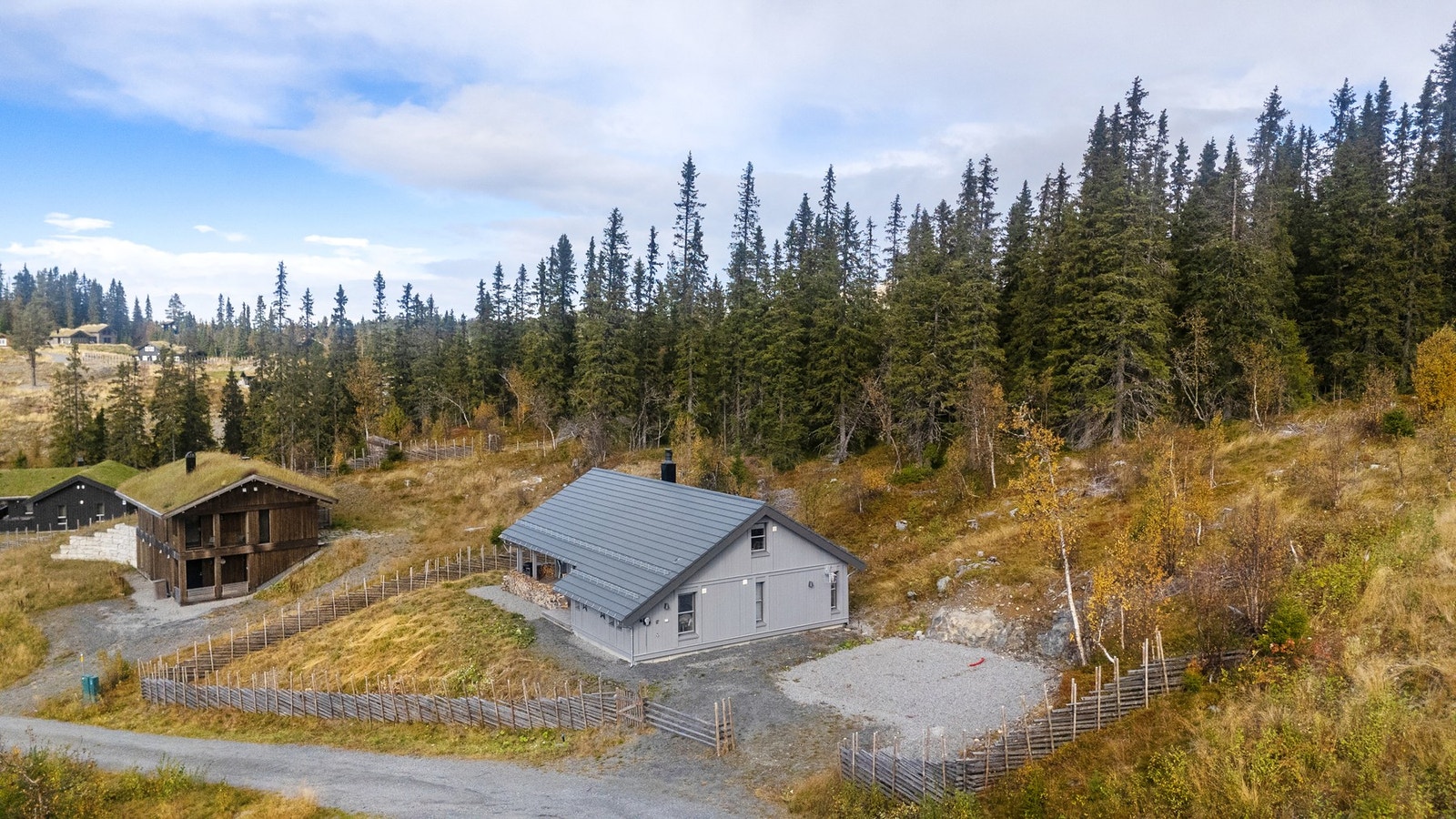 Selger har også klargjort for garasje med grunnarbeid og strøm på tomten. Galleribilde