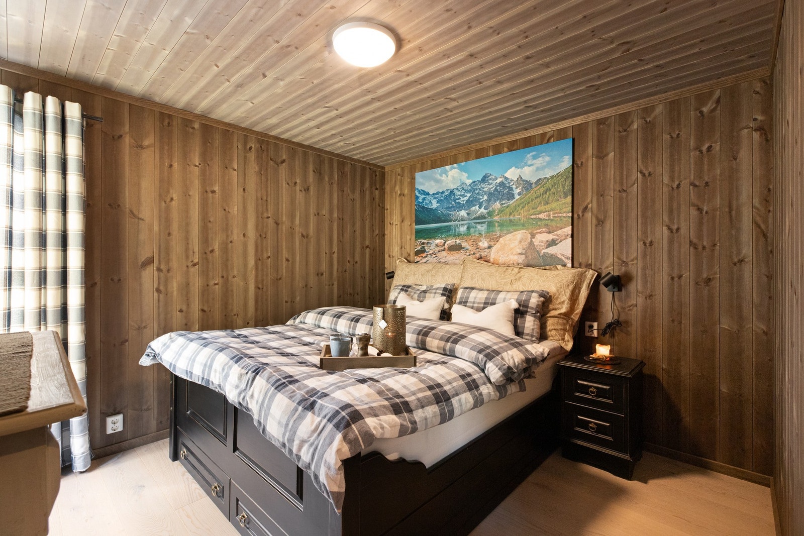 Det er 3 soverom på hytta, som gir godt med sengeplasser om man ønsker å samle familien og venner på fjellet Galleribilde