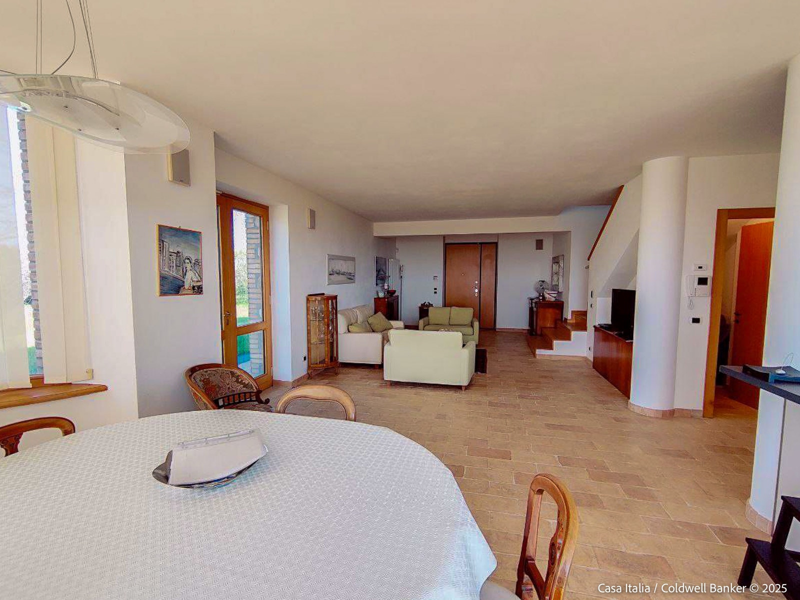 Allrommet er luftig og innbydende Galleribilde